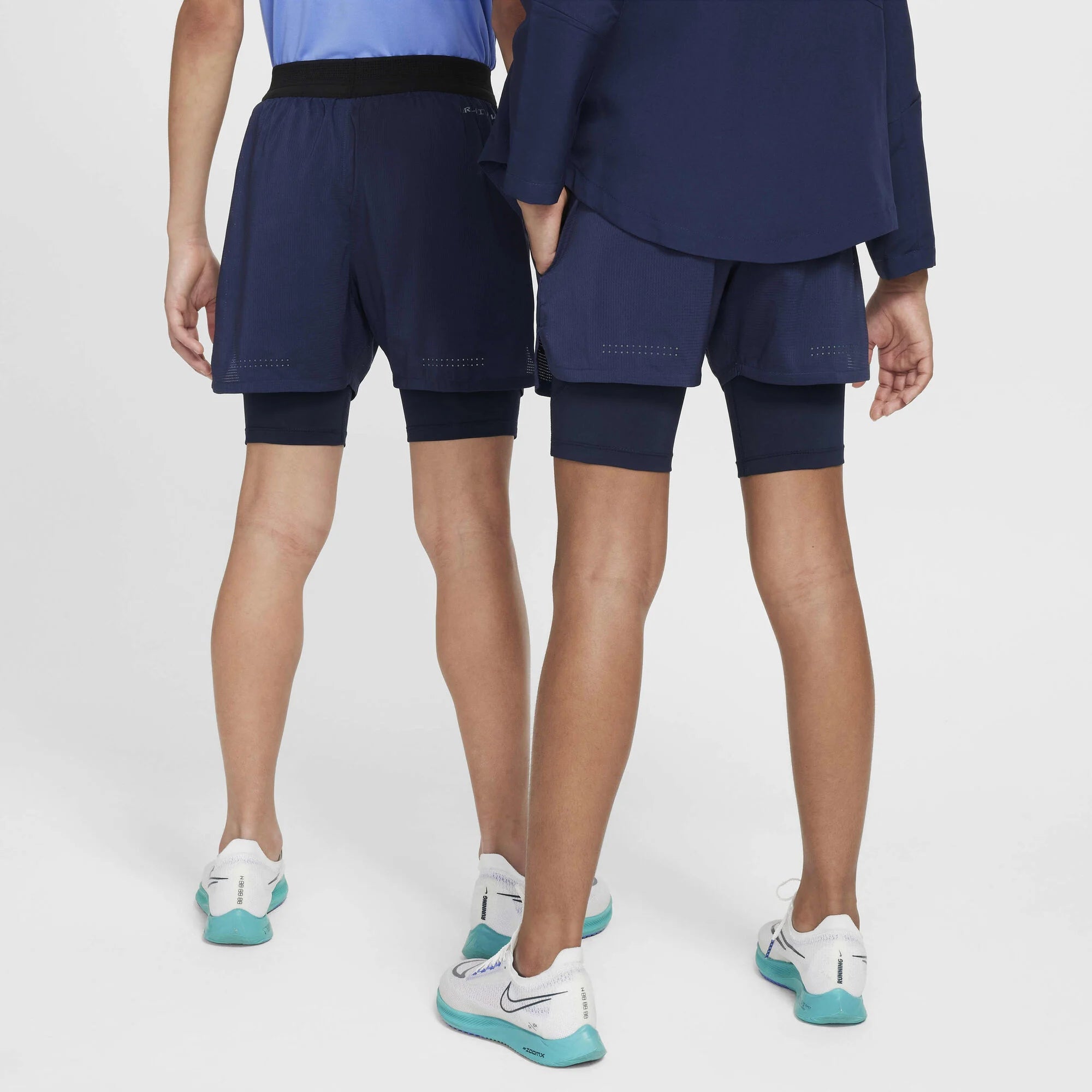 Детски къс панталон Nike Multi Tech Shorts - FJ6818-410 отзад