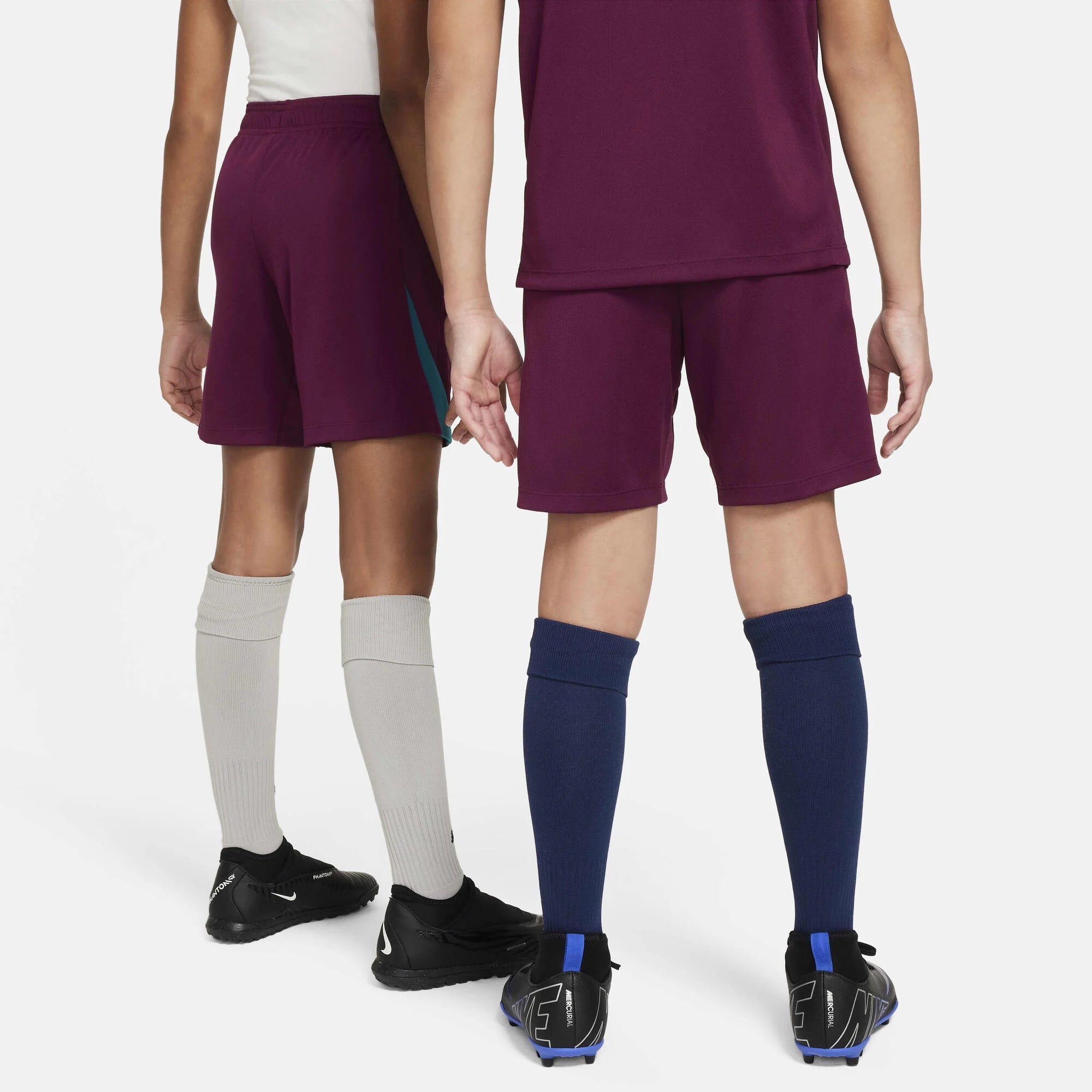Детски къс панталон Nike PSG Strike Dri-FIT Dri-FIT Football Knit Shorts - FN9954-610 отзад