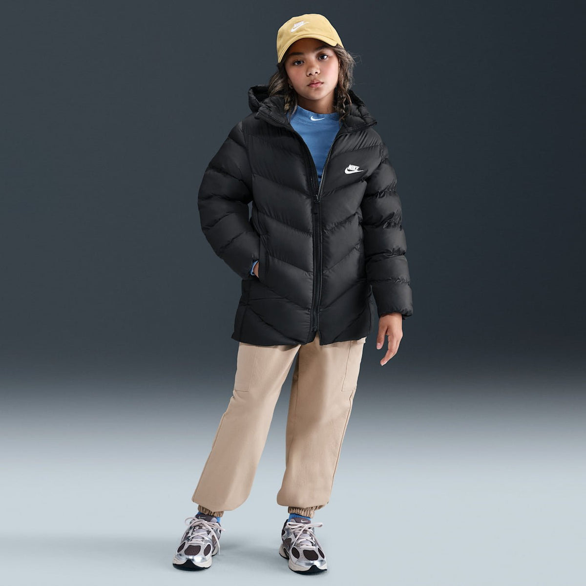 Детско яке Nike Sportswear All Day Play Older Kids' Therma-FIT Loose-Fit Mid-Length Puffer Jacket - HJ2722-010 модел