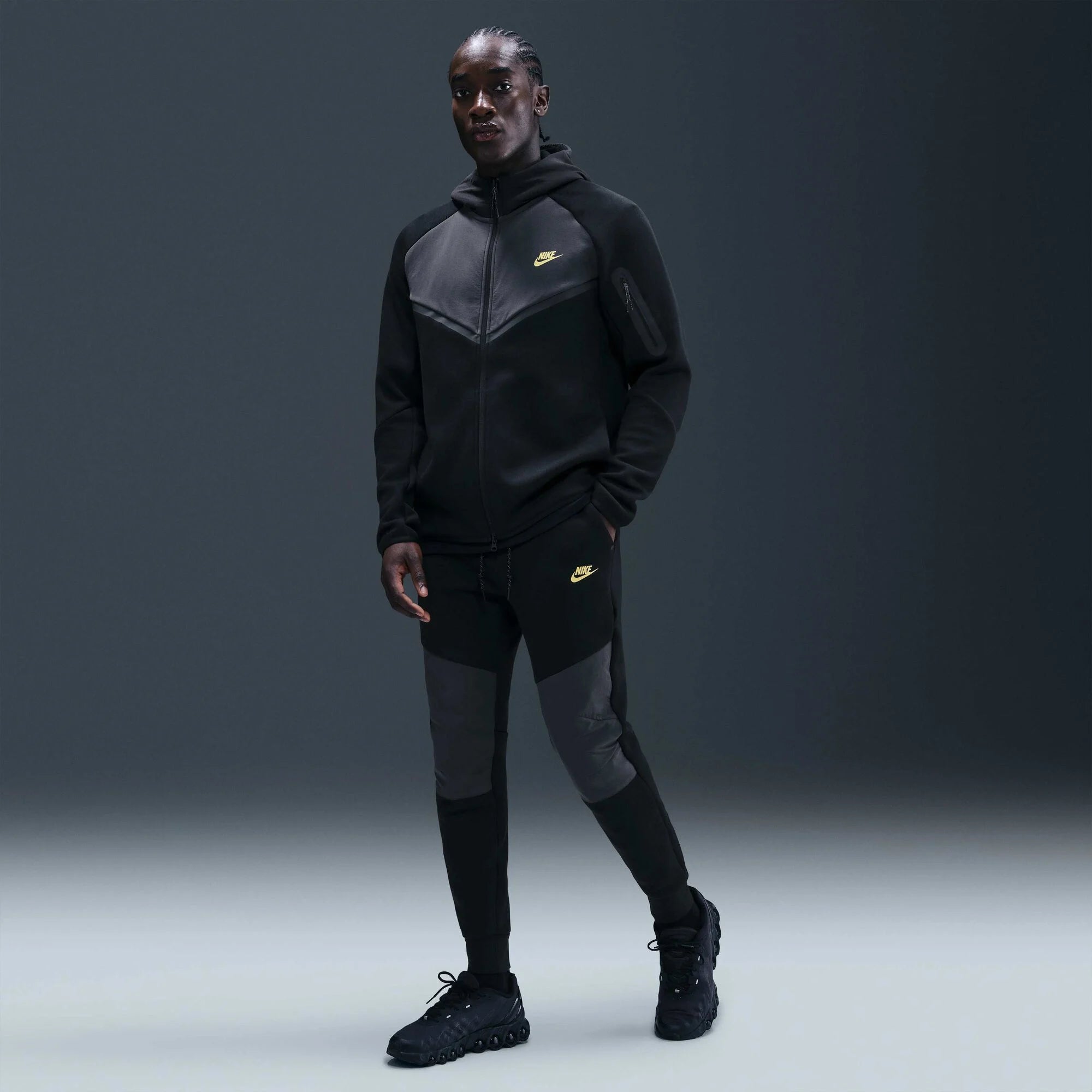 Мъжки джогър Nike Tech Fleece Joggers - Airhouse