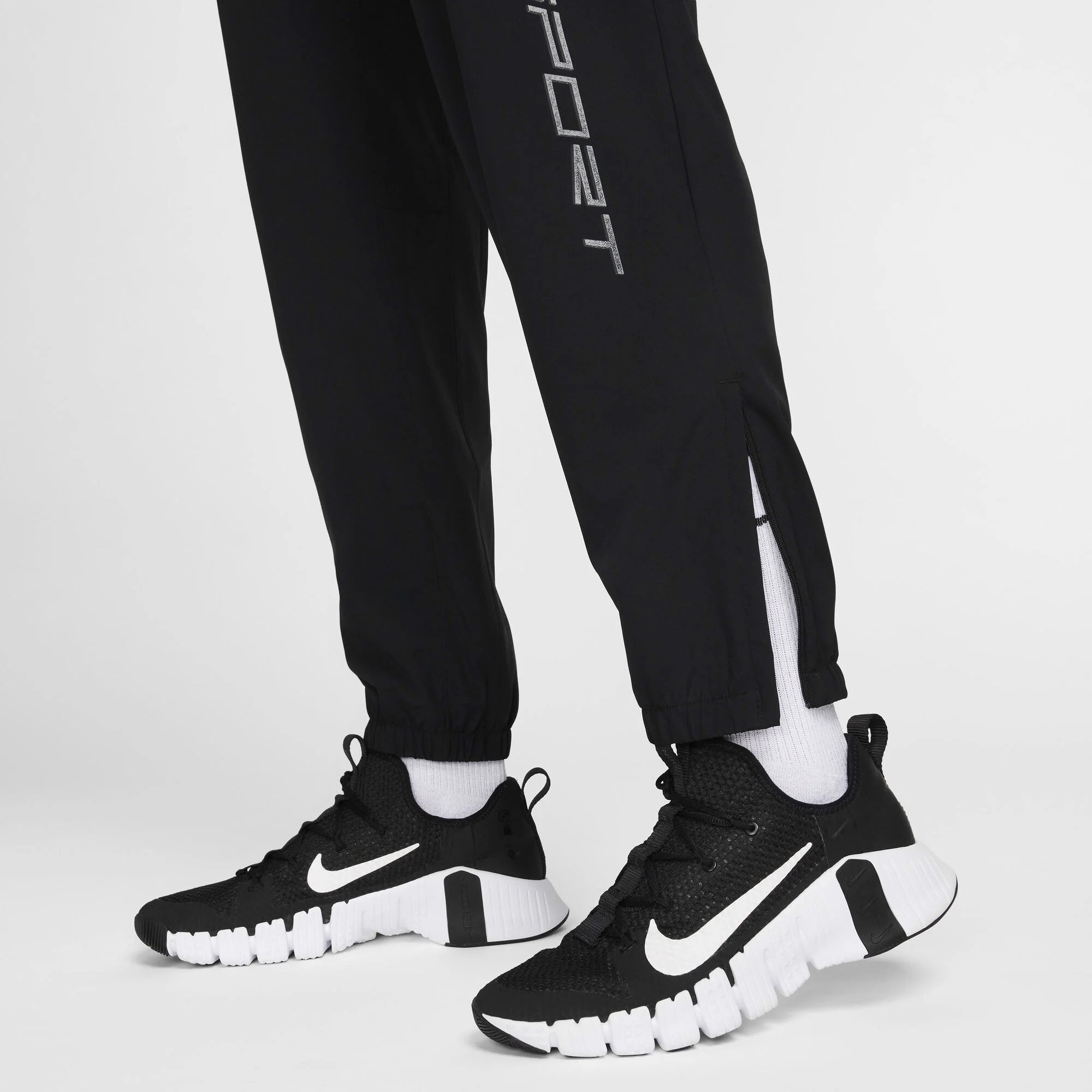 Мъжки панталон Nike Form Trousers - Airhouse