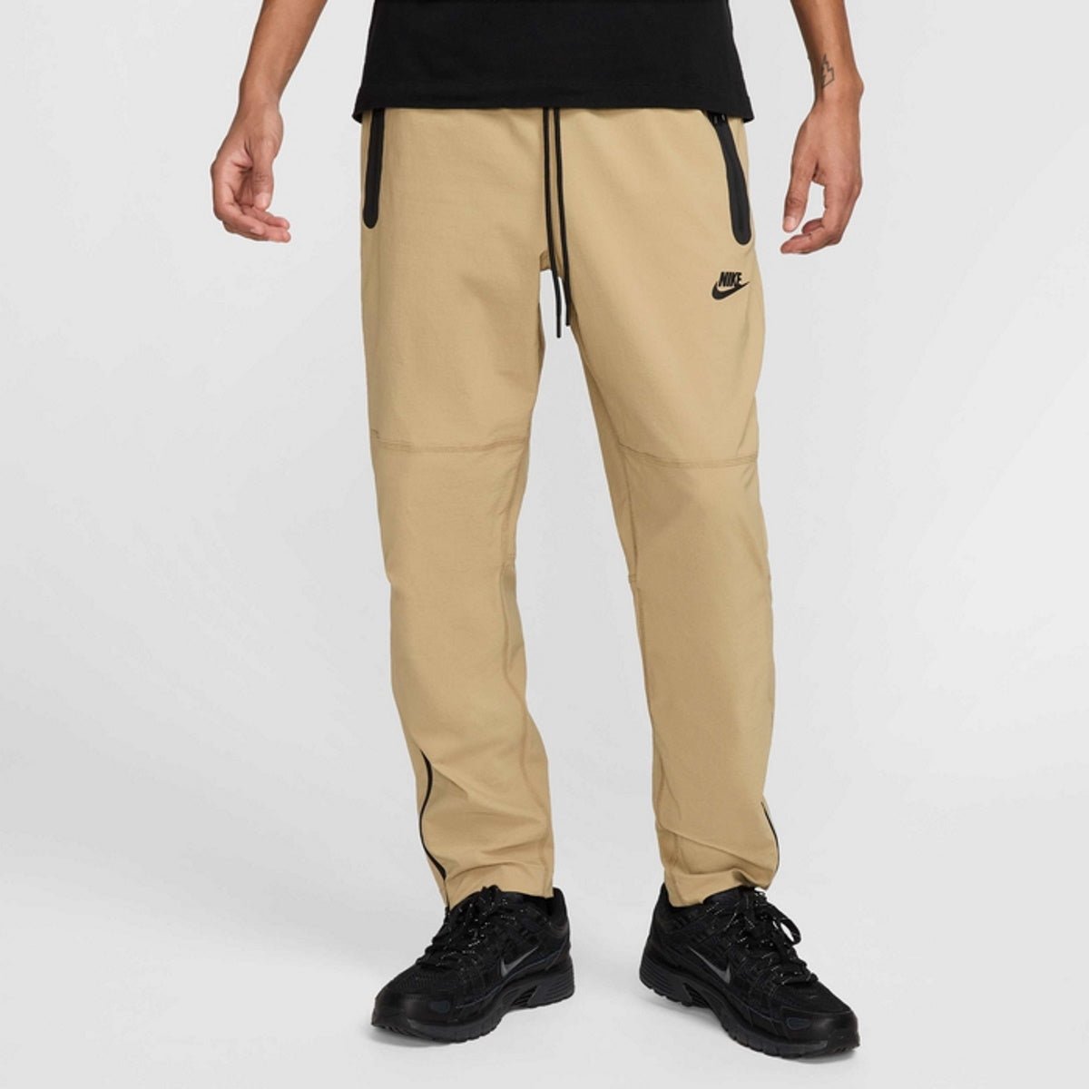 Мъжки панталон Nike Tech Woven Trousers - Airhouse