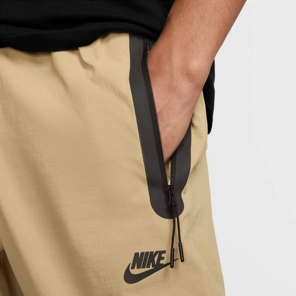 Мъжки панталон Nike Tech Woven Trousers - Airhouse