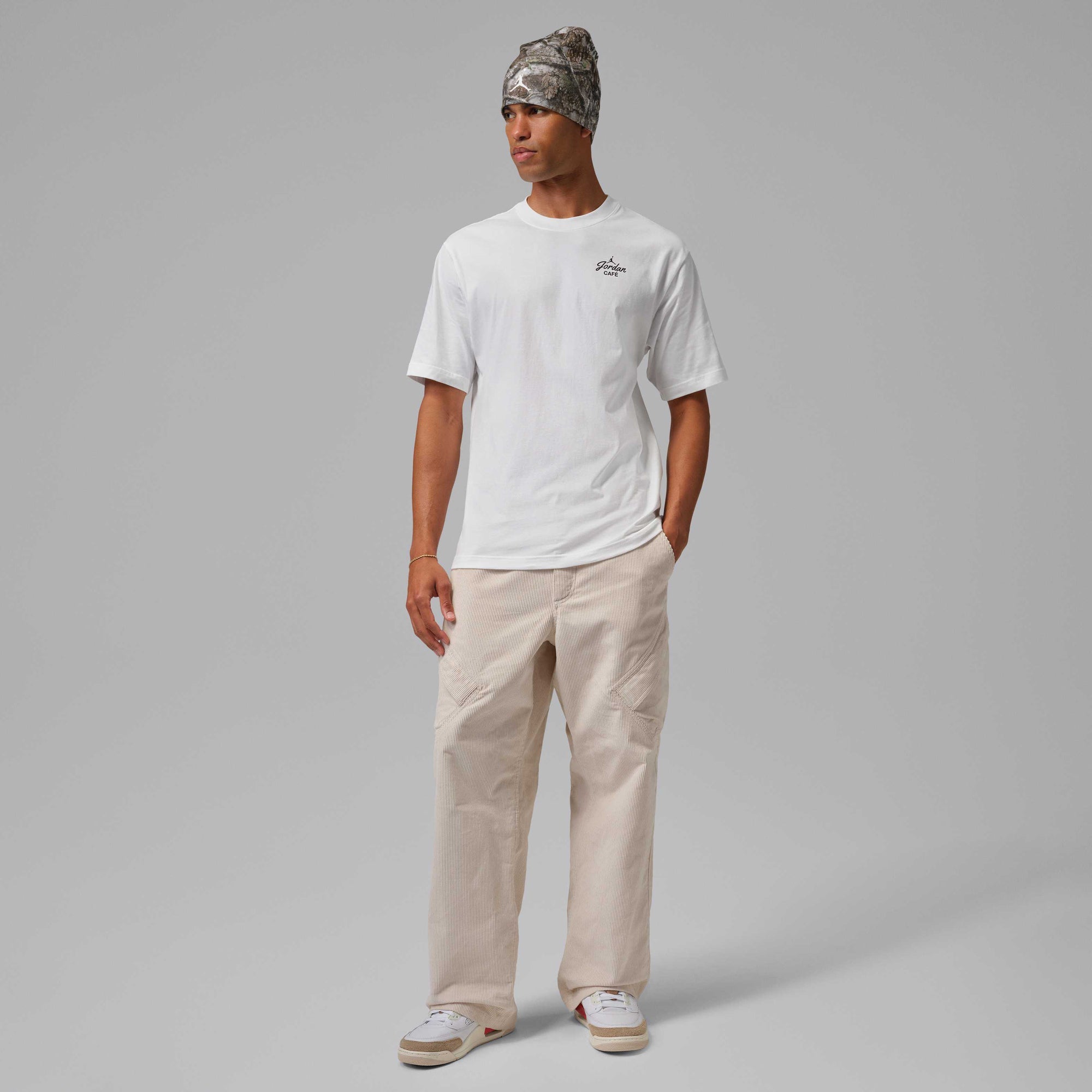 Мъжка тениска Jordan Graphic T-Shirt IF3110-100 модел отпред