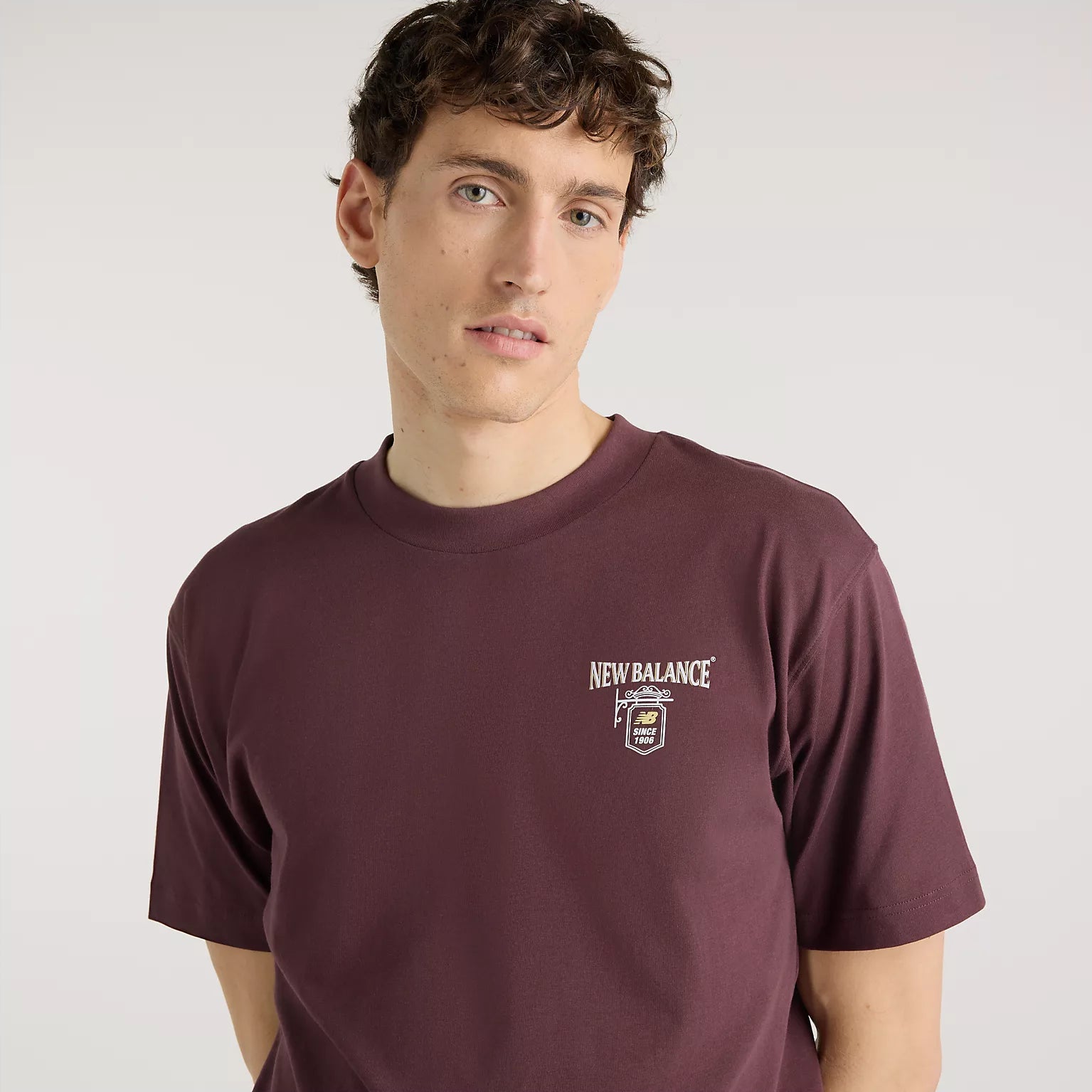 Мъжка тениска New Balance Grab a Bite London T-Shirt - MT62B9LIYRL отпред детайл
