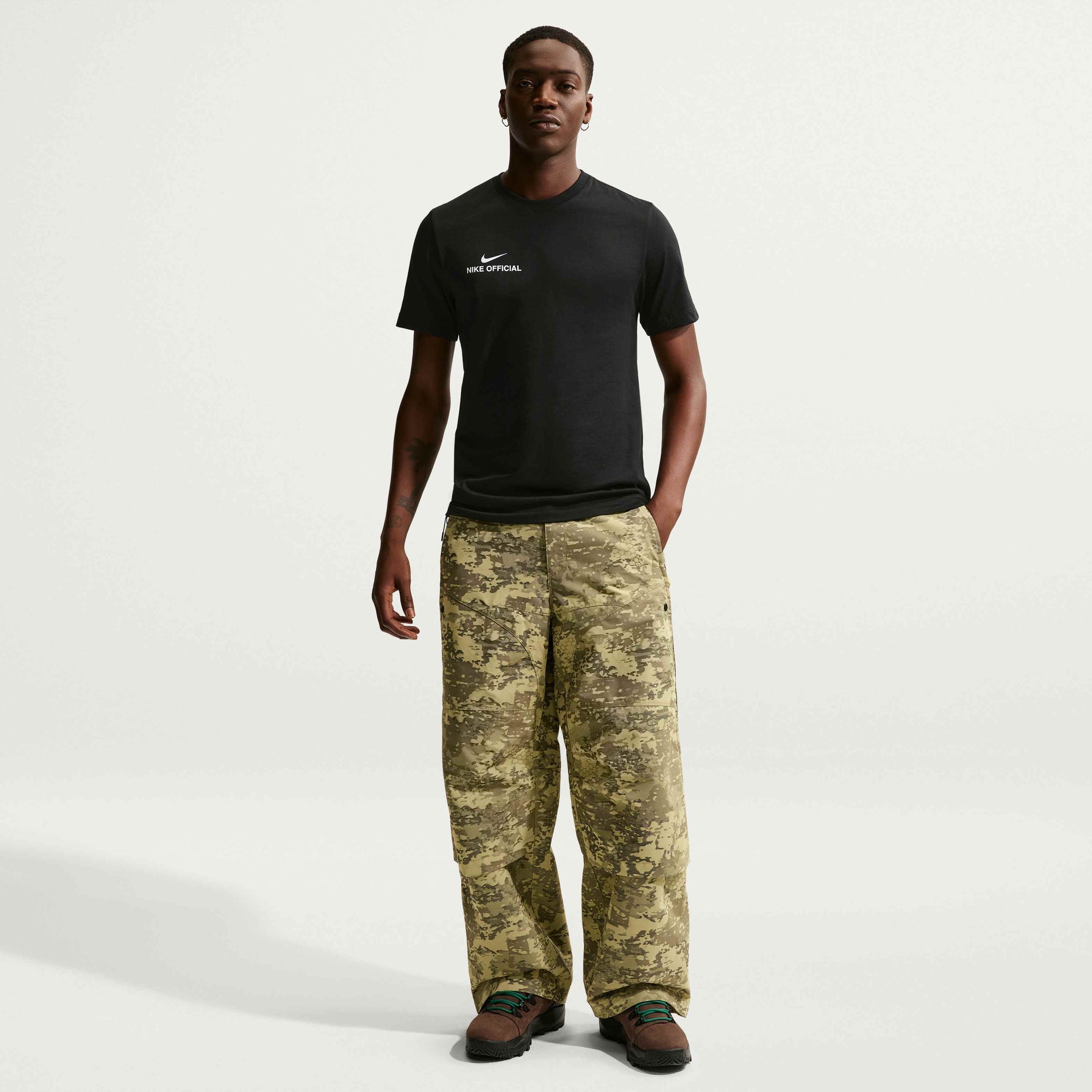 Мъжка тениска Nike Sportswear T-Shirt IH1143-010 модел отпред