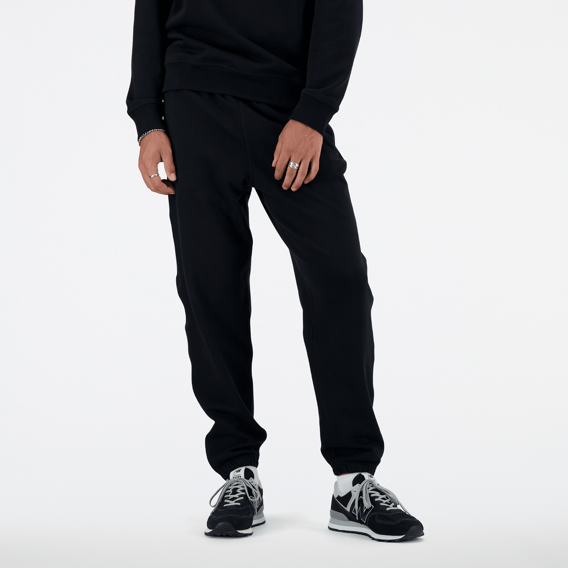 Мъжки джогър New Balance Athletics French Terry Jogger - MP41508BK отпред