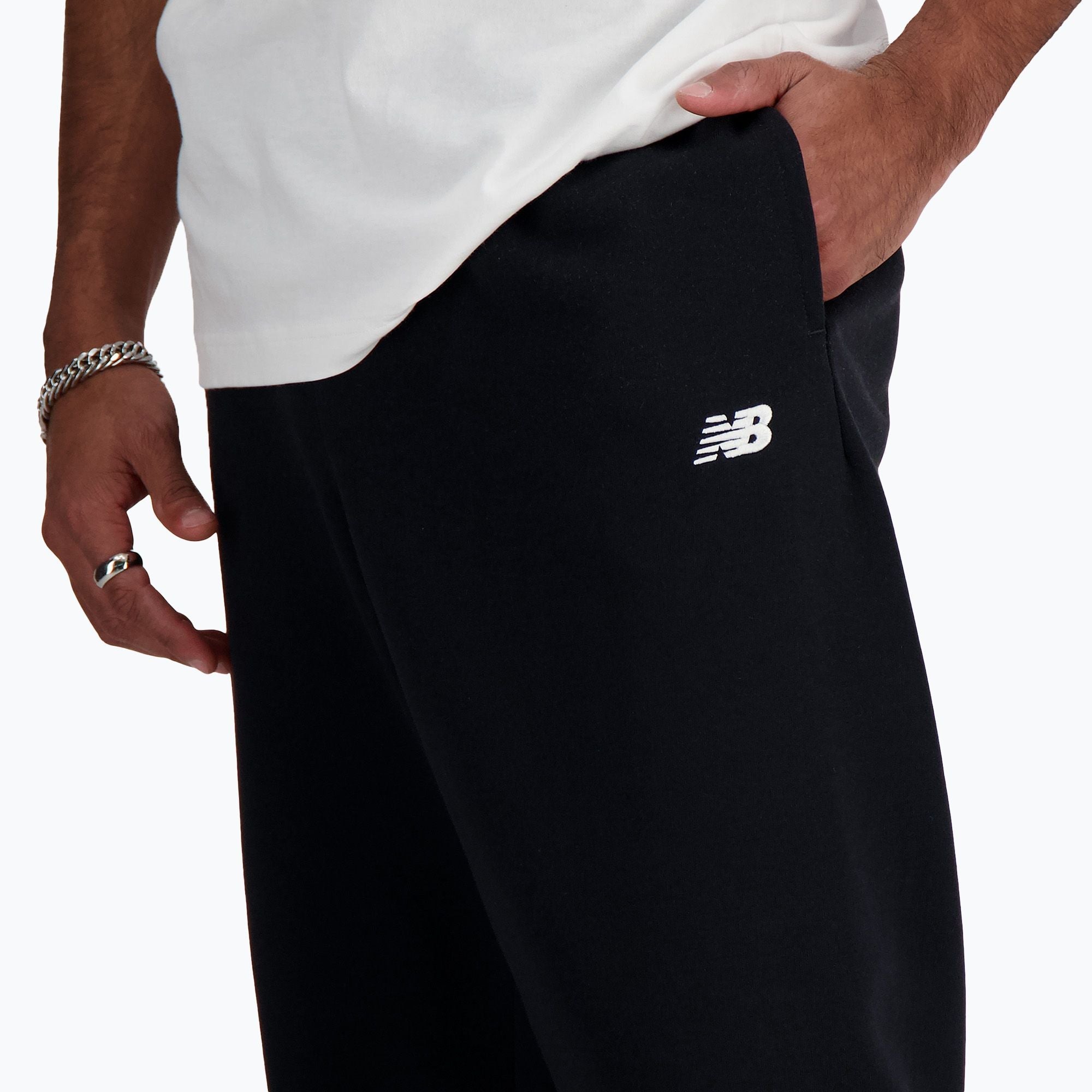 Мъжки джогър New Balance French Terry Jogger - MP41519BK детайл джоб