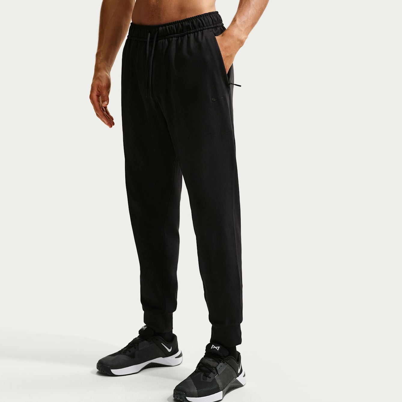 Мъжки джогър Nike Primary NanoKnit Dri-FIT Jogger II1312-010