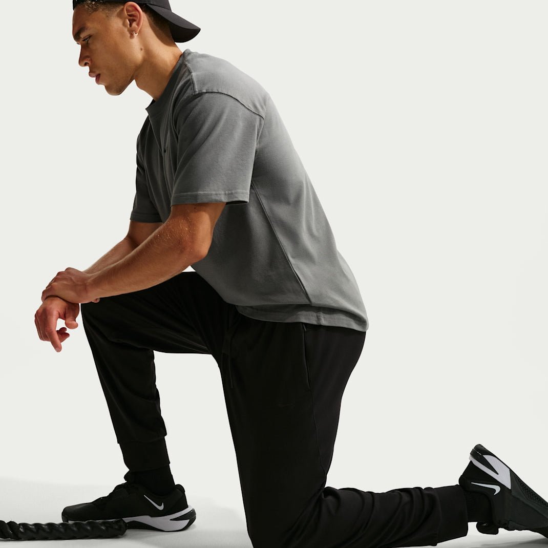 Мъжки джогър Nike Primary NanoKnit Dri-FIT Jogger II1312-010 спортна визия
