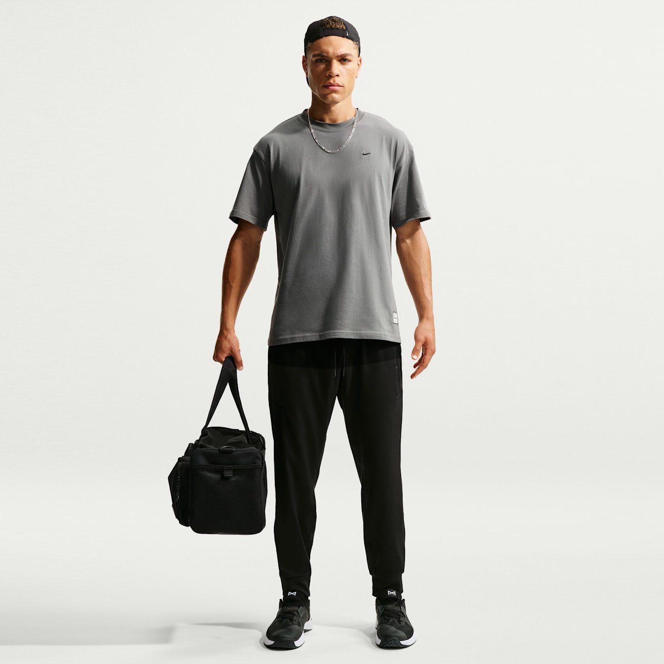 Мъжки джогър Nike Primary NanoKnit Dri-FIT Jogger II1312-010 модел отпред