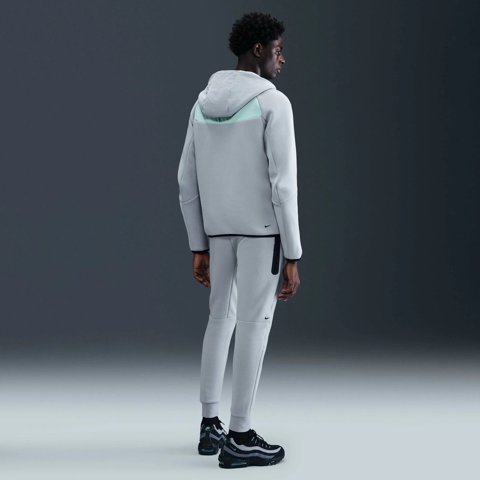 Мъжки джогър Nike Tech Fleece Joggers - Airhouse