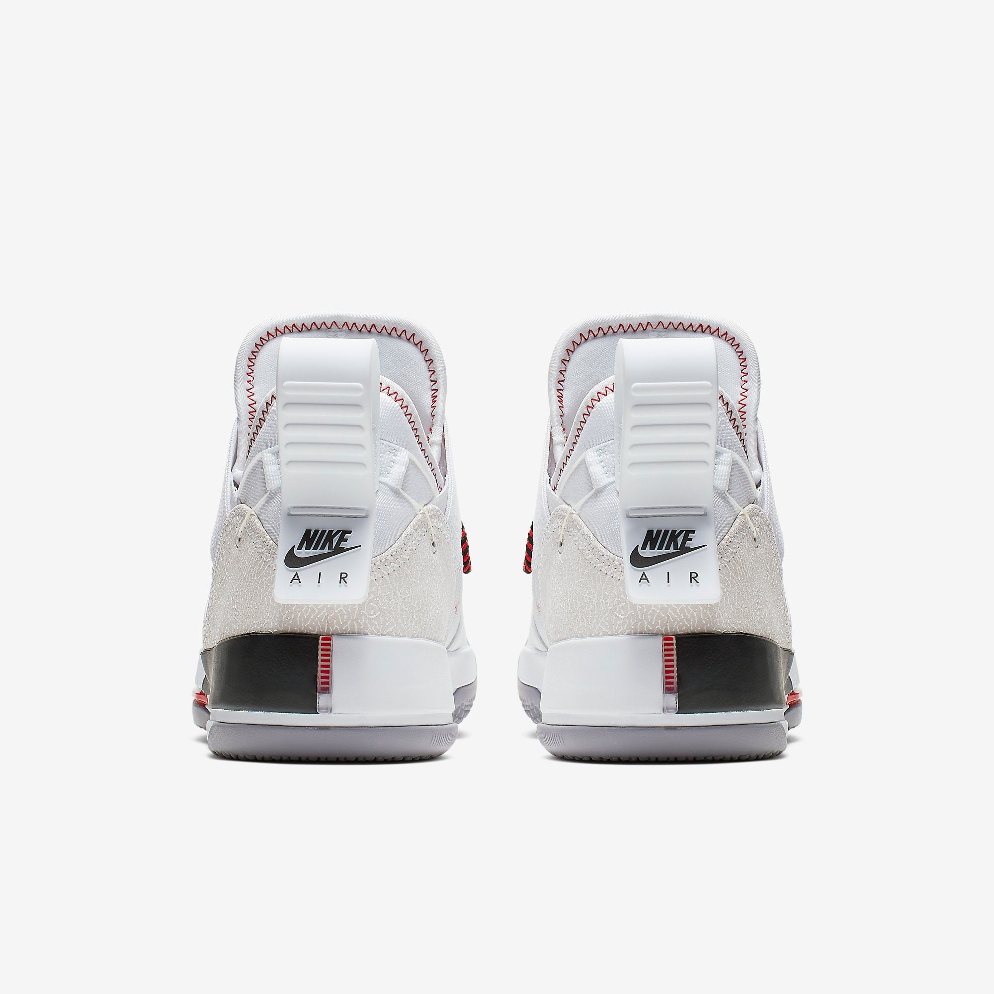 Мъжки кецове Air Jordan XXXIII Low SE - CD9560-106 отзад