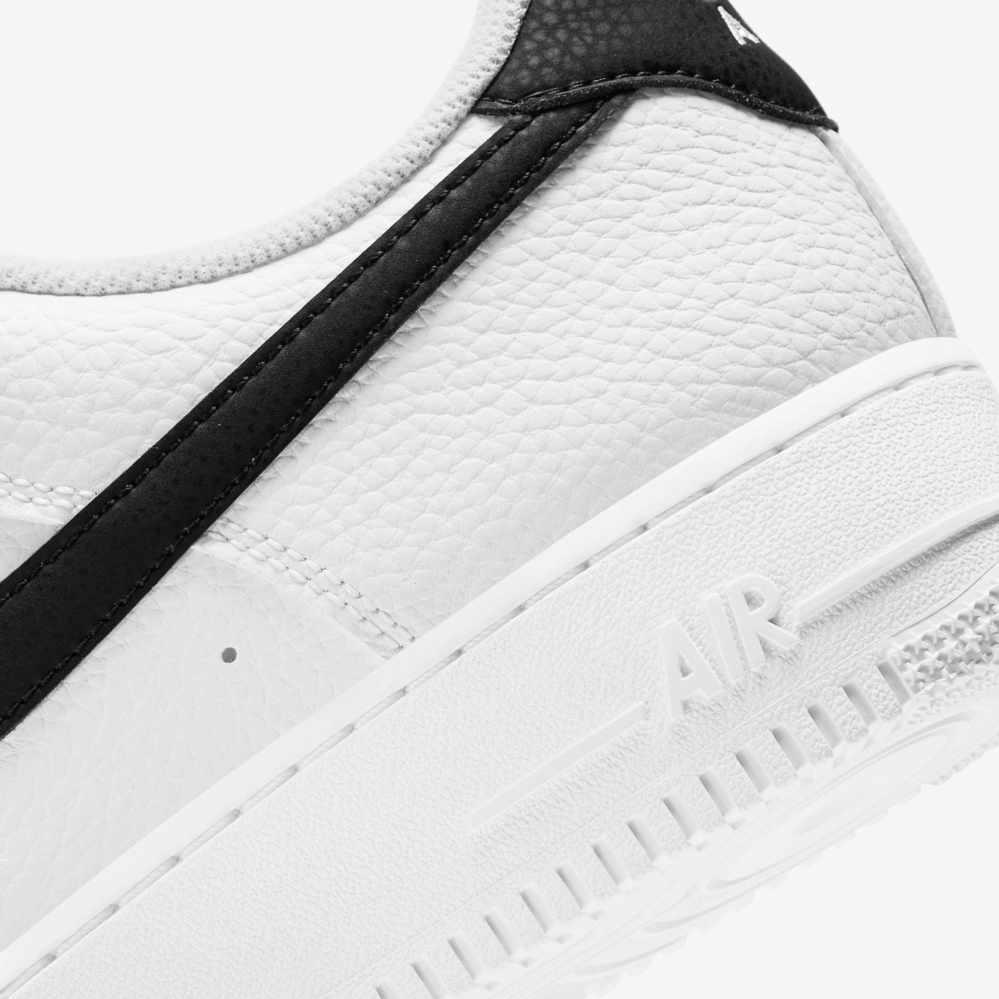 Мъжки кецове Nike Air Force 1 '07 Low - CT2302-100 детайл отзад