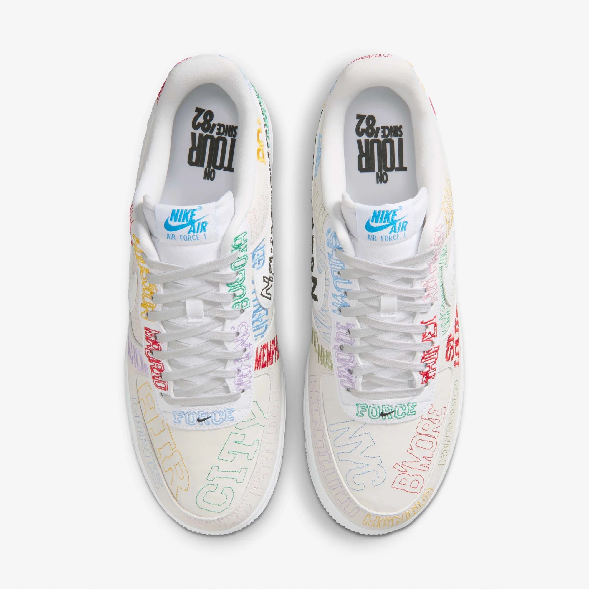 Мъжки кецове Nike Air Force 1 On Tour - II1549-100 отгоре