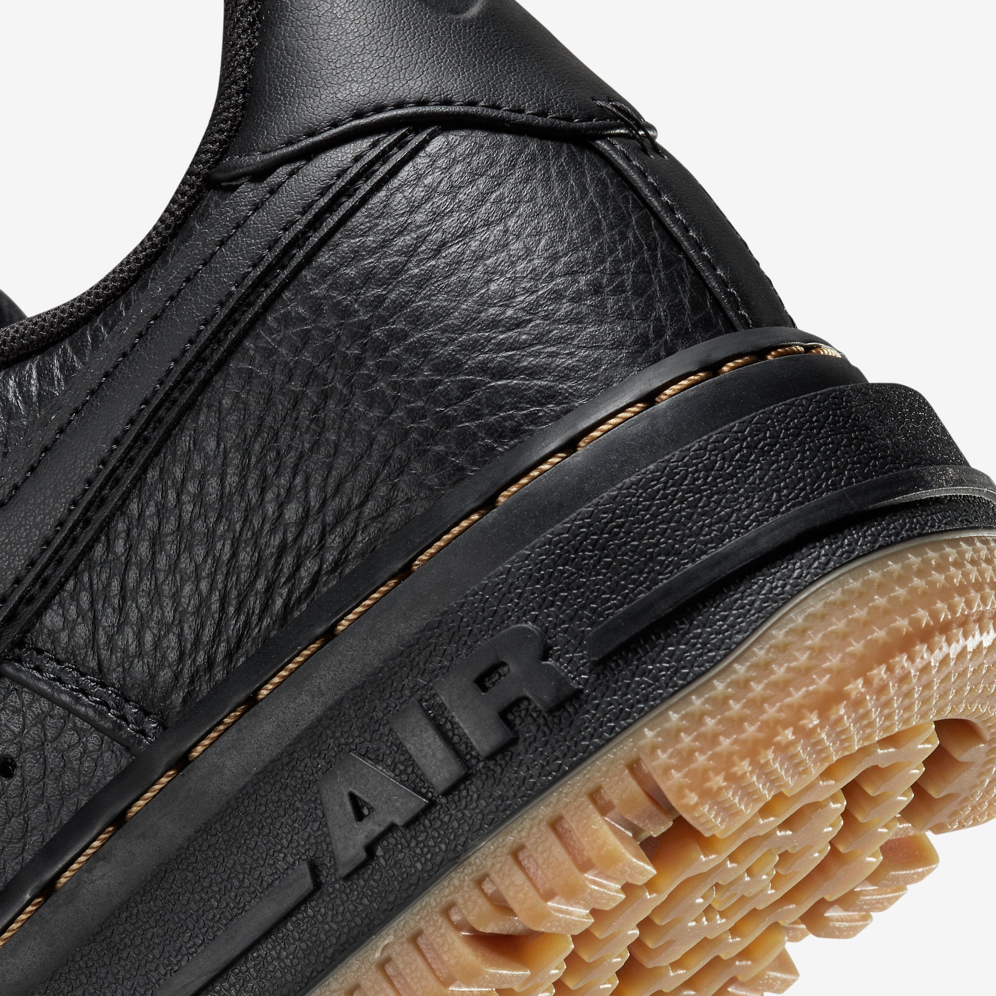 Мъжки кецове Nike Air Force 1 Luxe - DB4109-001 детайл отзад