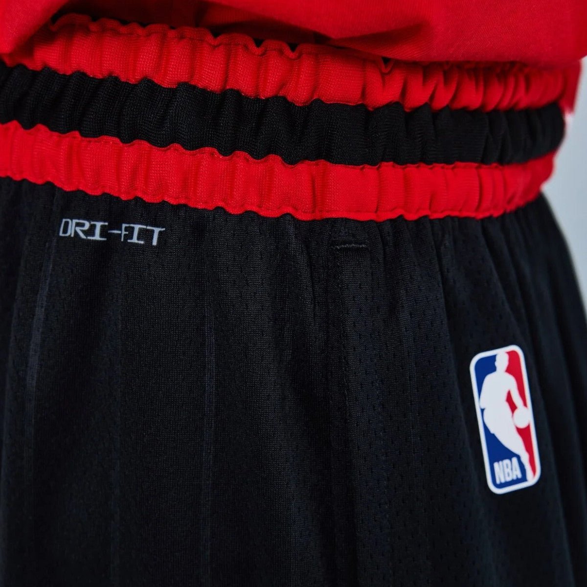 Мъжки къс панталон Jordan Chicago Bulls - CV9555-010 детайл лого NBA