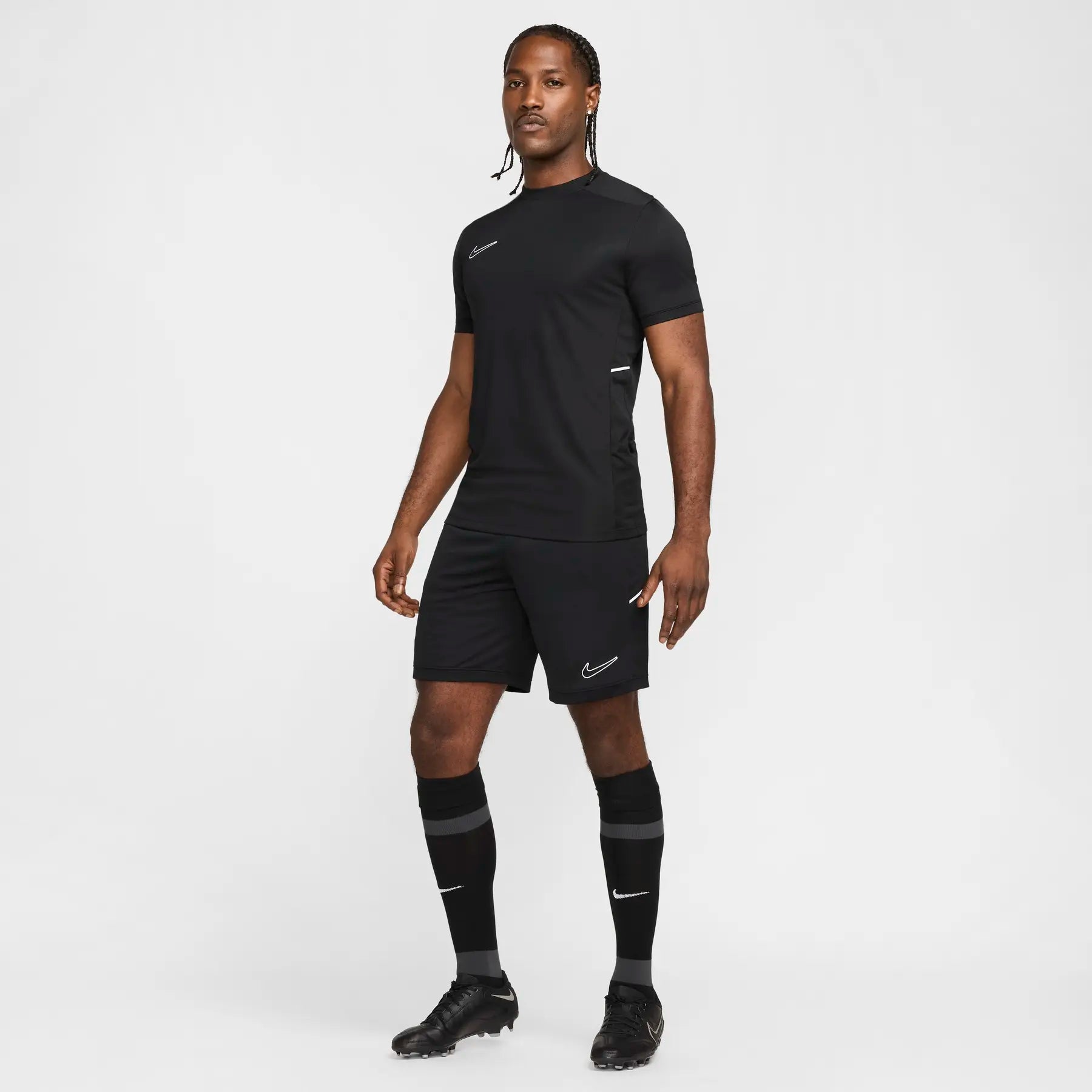 Мъжки къс панталон Nike Dri-FIT Academy 25 Shorts - FZ9776-010 модел отпред