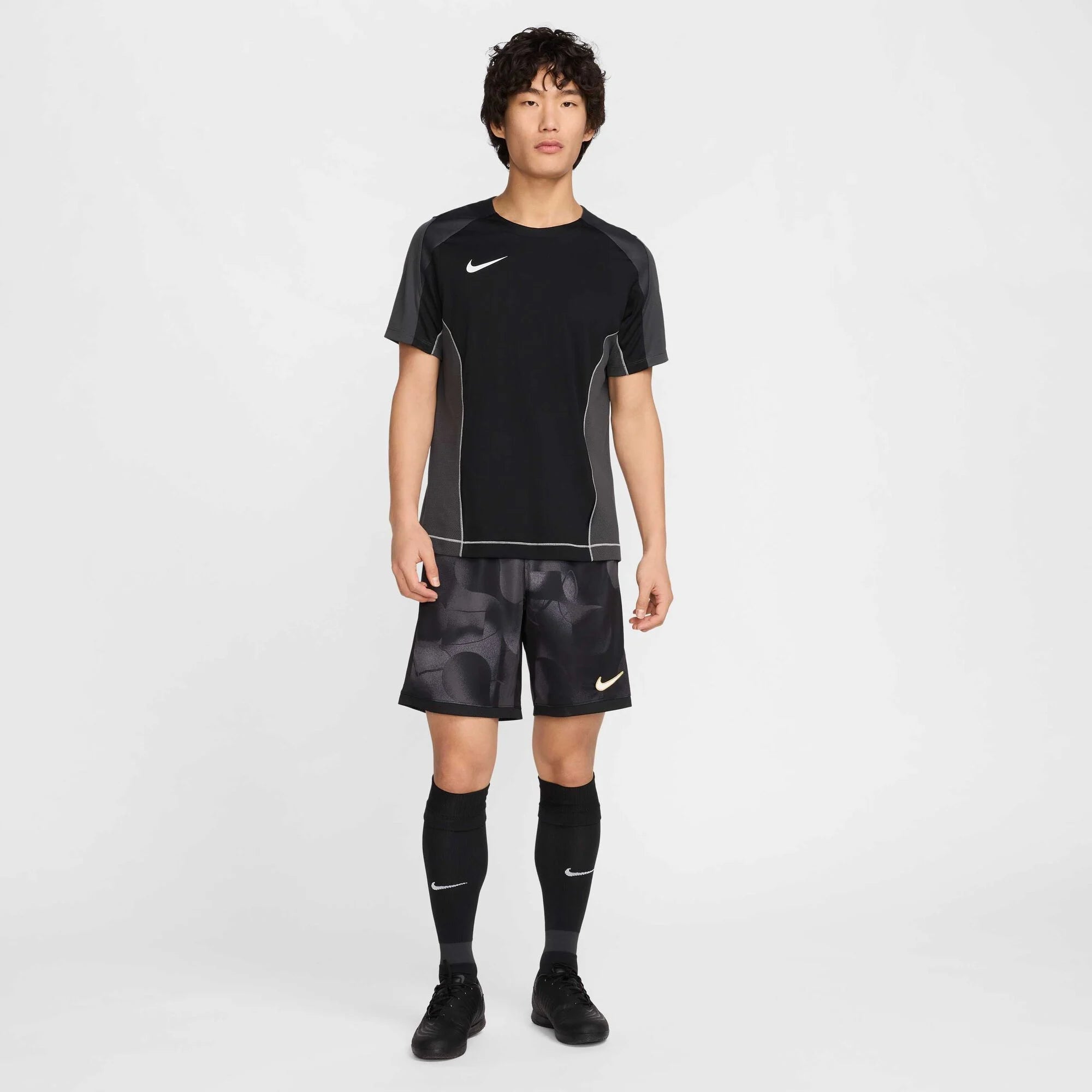 Мъжки къс панталон Nike Academy+ Dri-FIT Football Shorts - HJ4241-010 модел отпред