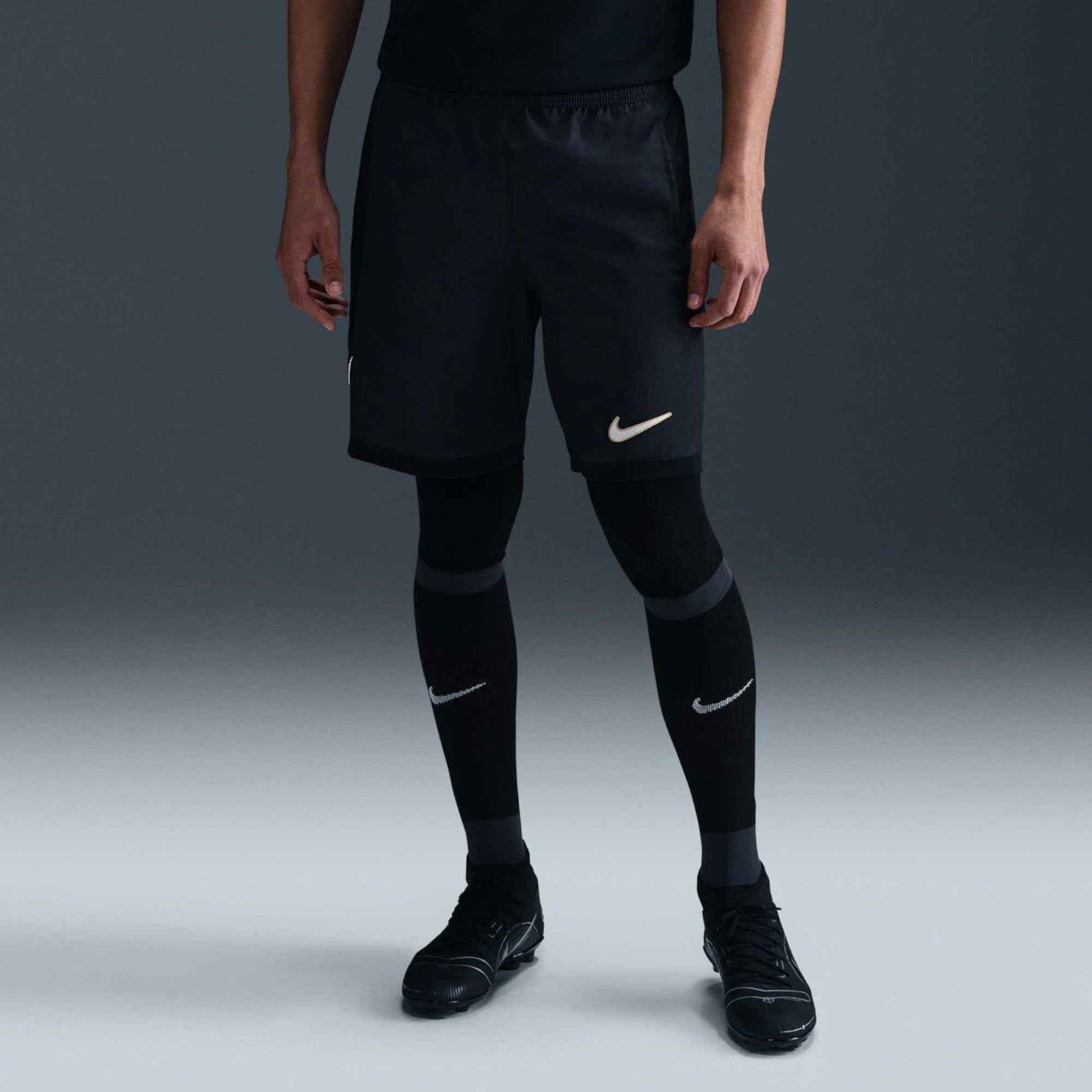 Мъжки къс панталон Nike Academy Dri-FIT Football Shorts - HJ4247-010