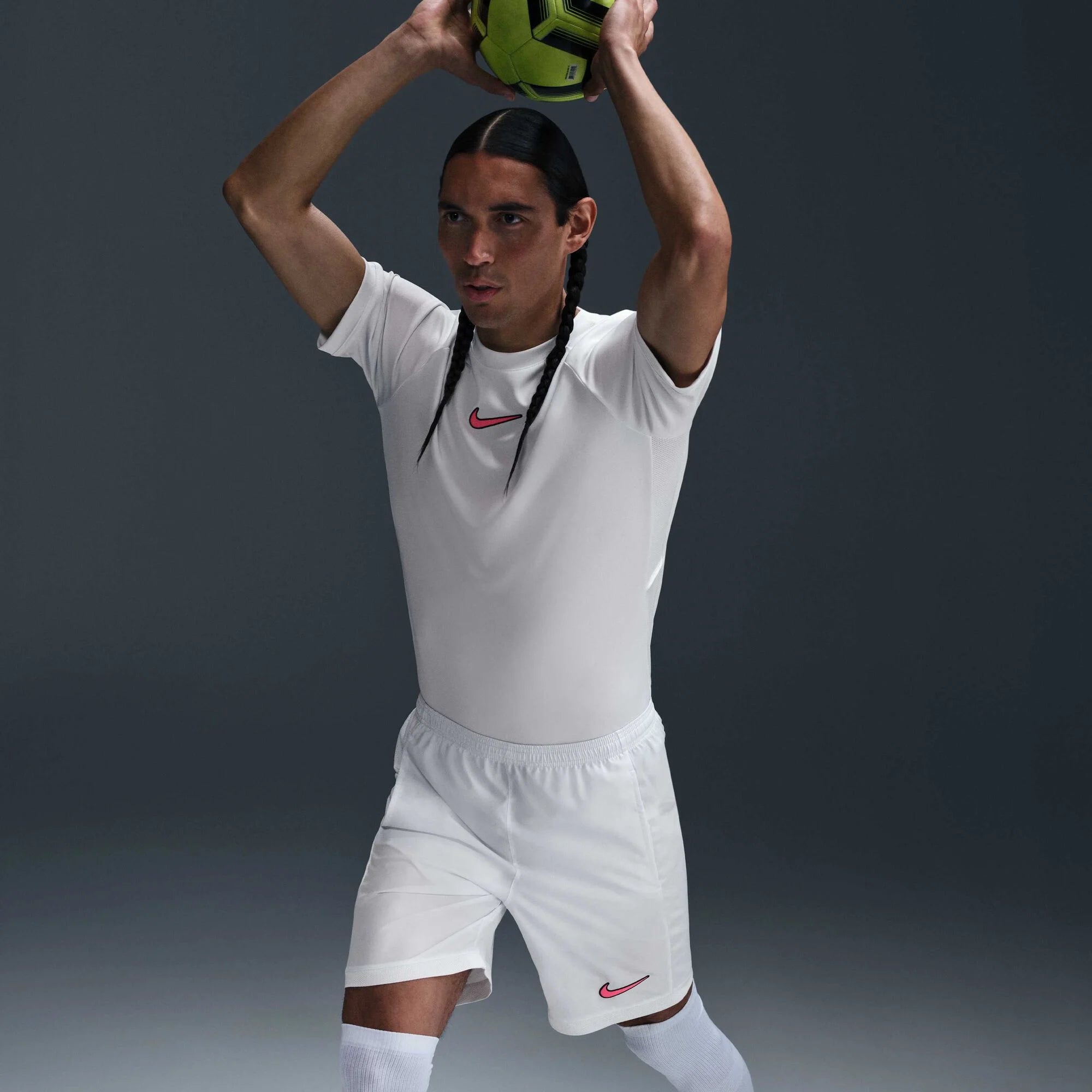 Мъжки къс панталон Nike Academy Dri-FIT Football Shorts - HJ4247-121 изглед модел