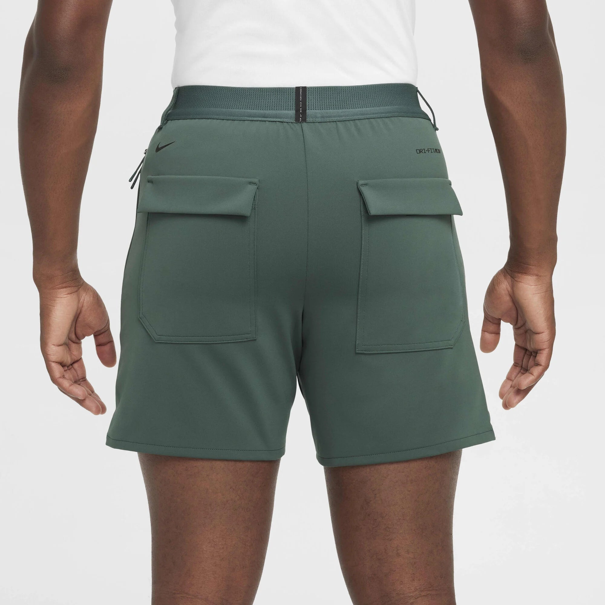 Мъжки къс панталон Nike APS Dri-FIT ADV Versatile Shorts - FV8698-338 отзад