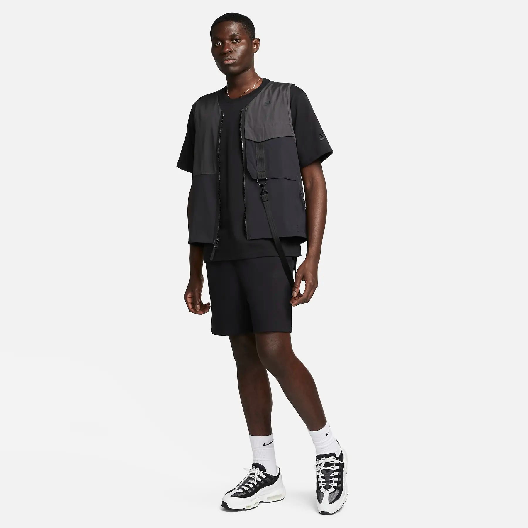 Мъжки къс панталон Nike Sportswear Tech Fleece Lightweight Shorts - DX0828-010 модел отпред