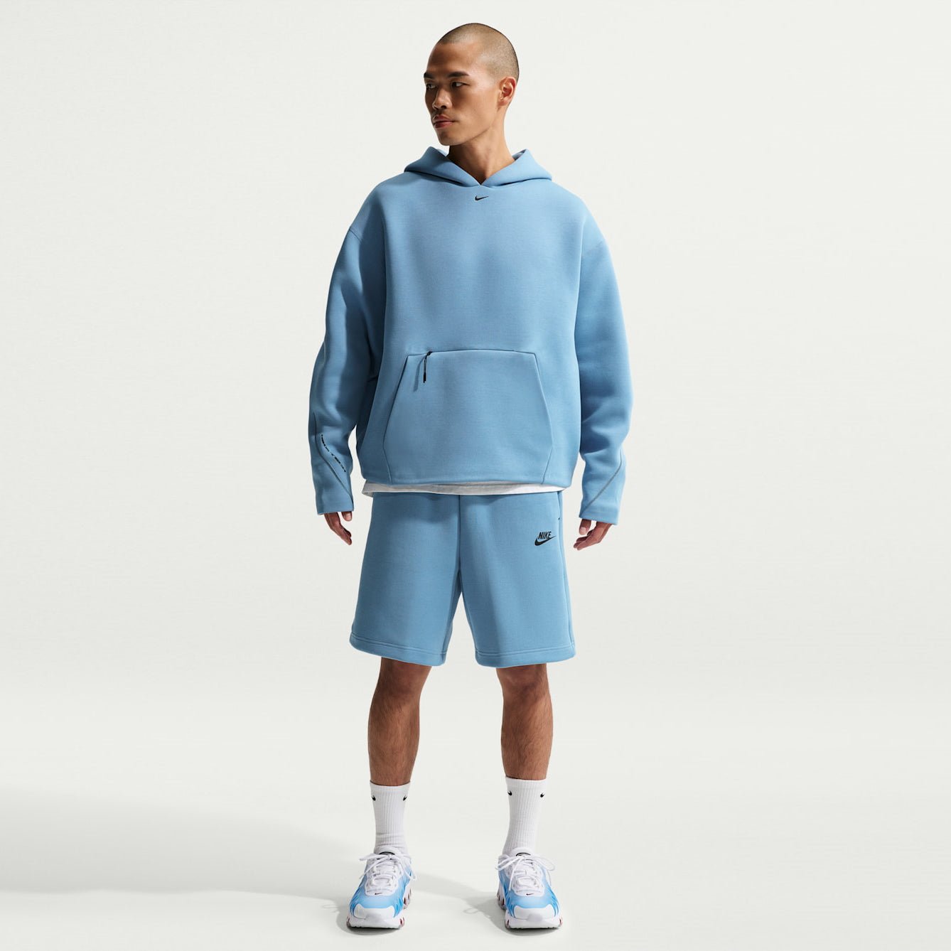 Мъжки къс панталон Nike Tech Fleece Shorts - IM0693-486 модел отпред