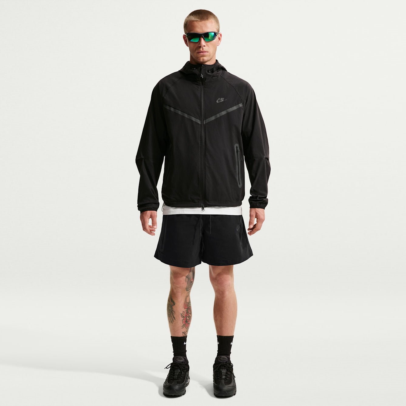 Мъжки къс панталон Nike Tech Woven Shorts - HQ0470-010 модел отпред