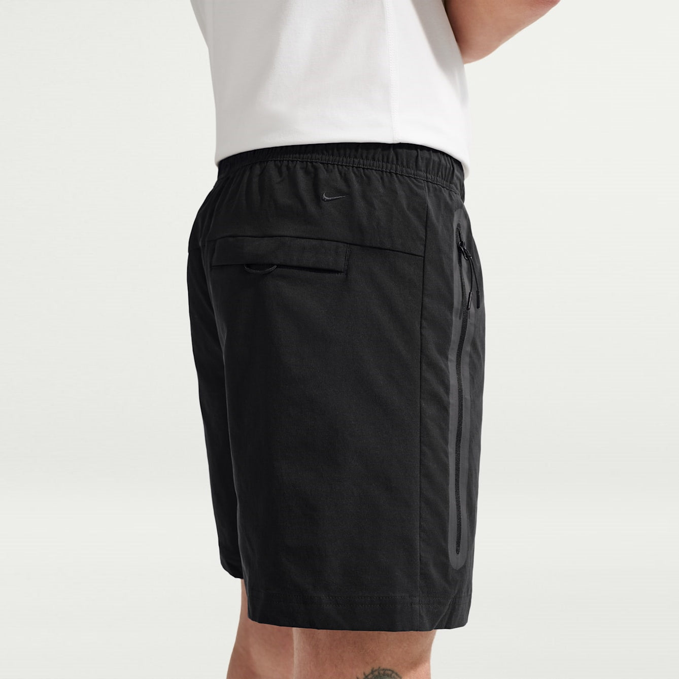 Мъжки къс панталон Nike Tech Woven Shorts - HQ0470-010 отстрани