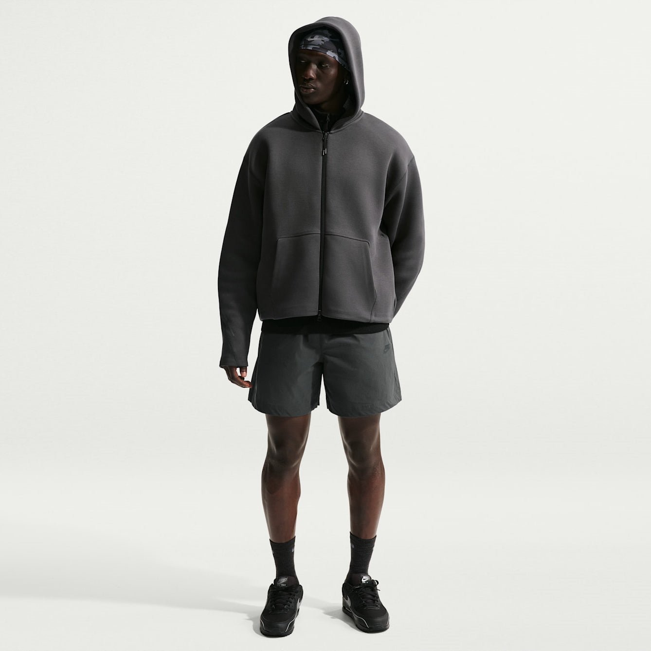 Мъжки къс панталон Nike Tech Woven Shorts - HQ0470-061 модел отпред