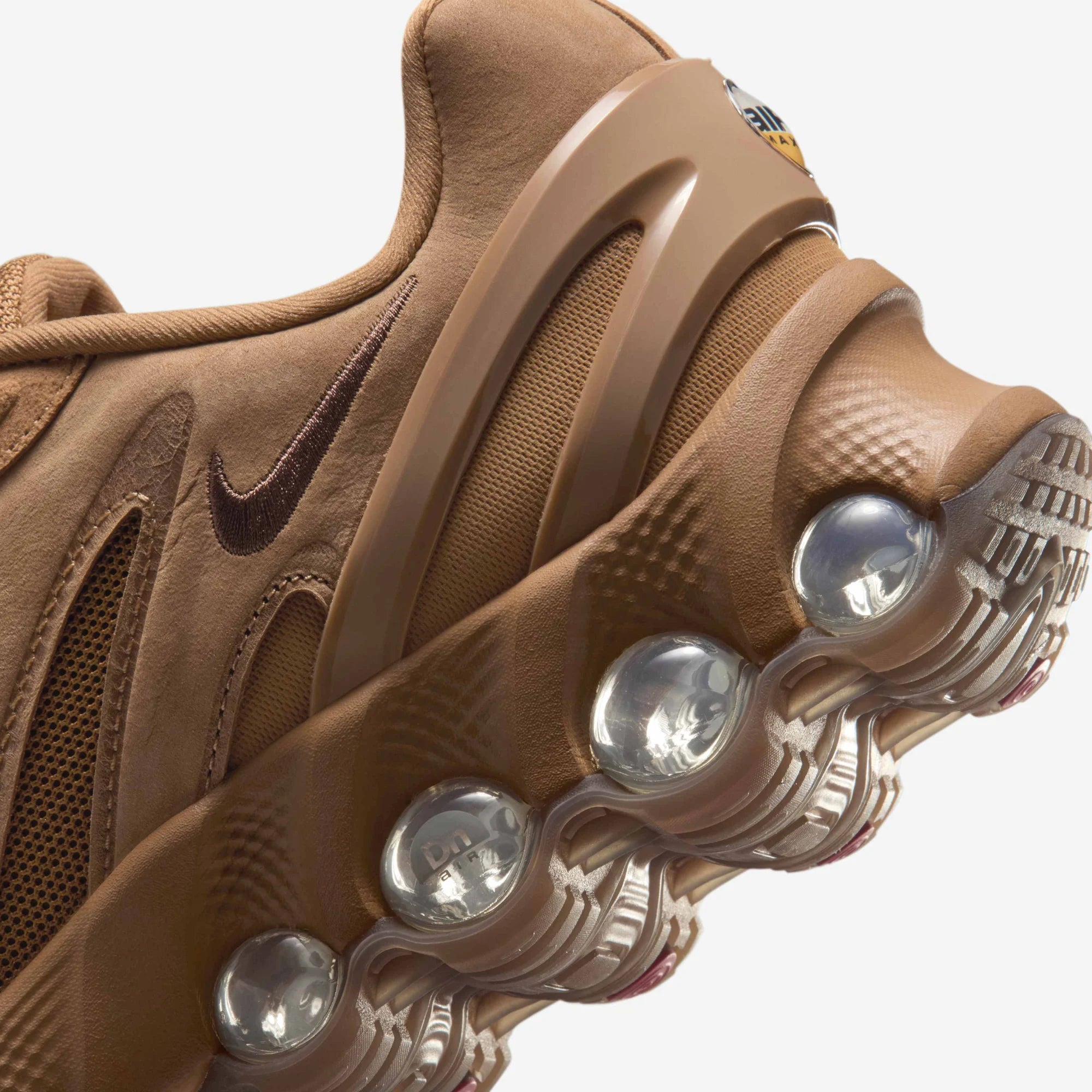 Мъжки маратонки Nike Air Max Dn8 Leather - IB6381-200 детайл отзад