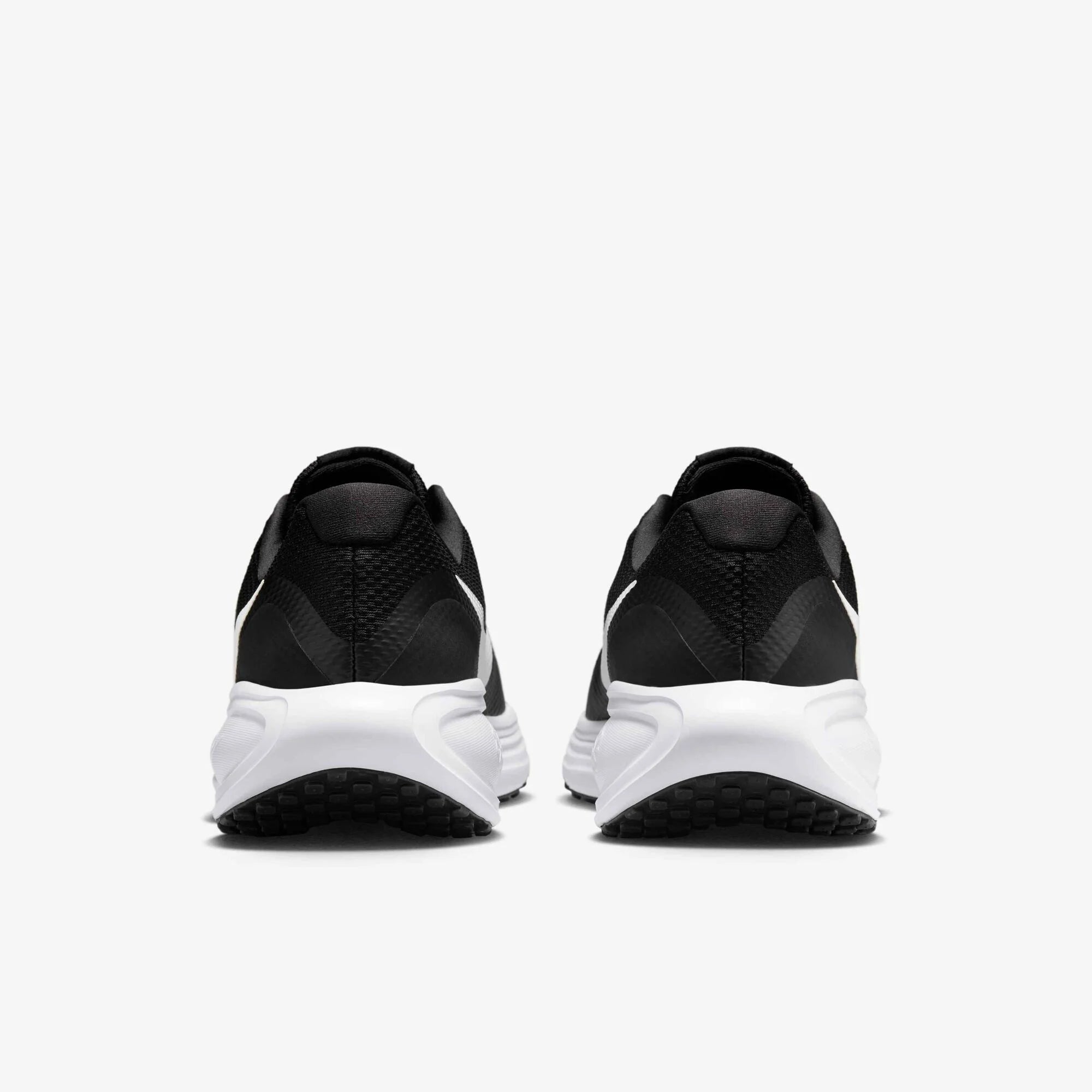 Мъжки маратонки Nike Revolution 8 HJ9198-003 отзад