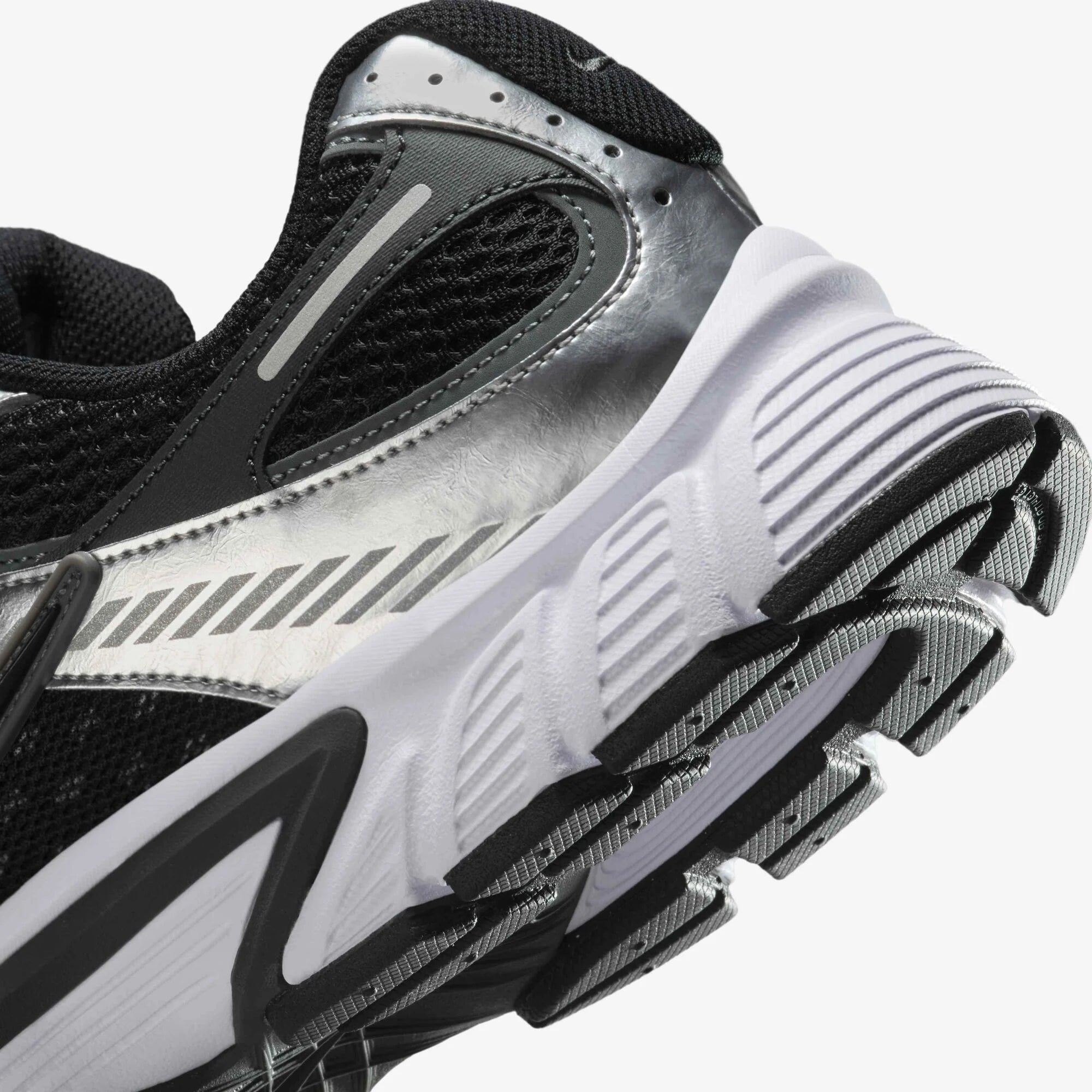 Мъжки маратонки Nike V5 RNR HJ5228-004 детайл подметка