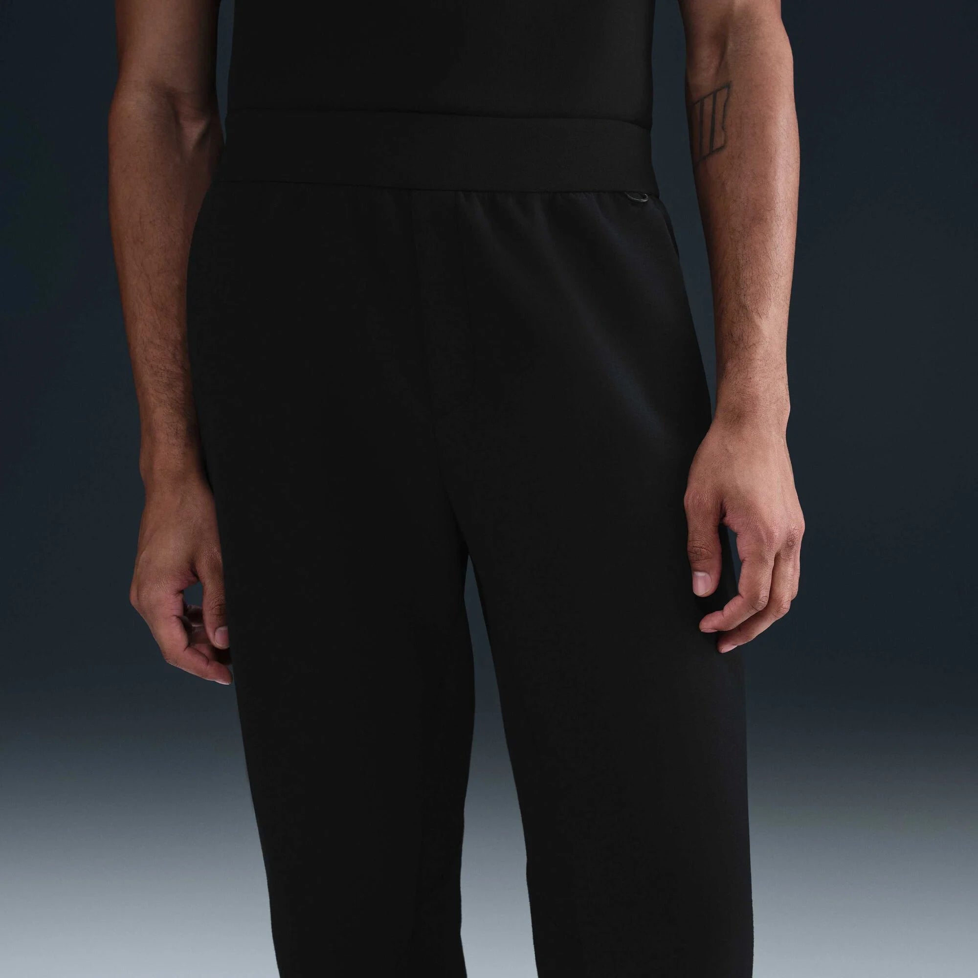 Мъжки панталон Nike 24.7 ImpossiblySoft Dri-FIT Trousers HQ6970-010 детайл талия и кройка