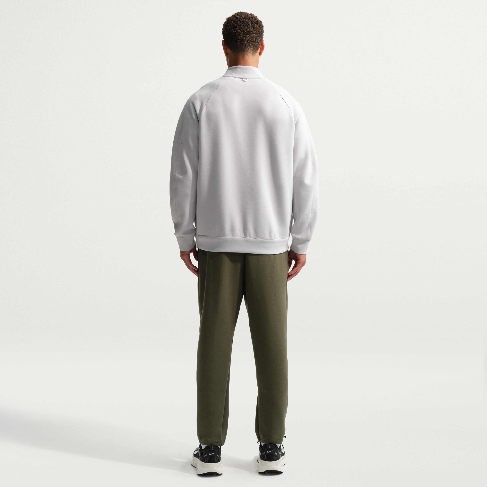 Мъжки панталон Nike 24.7 ImpossiblySoft Dri-FIT Trousers HQ6970-325 манекен отзад