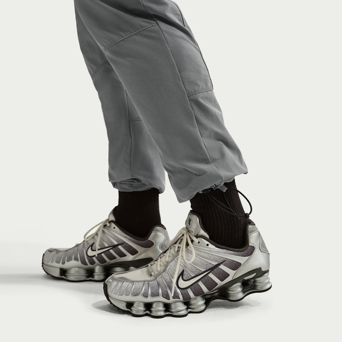 Мъжки панталон Nike Sportswear Air Max Woven Cargo Trousers IO1059-065 крачоли