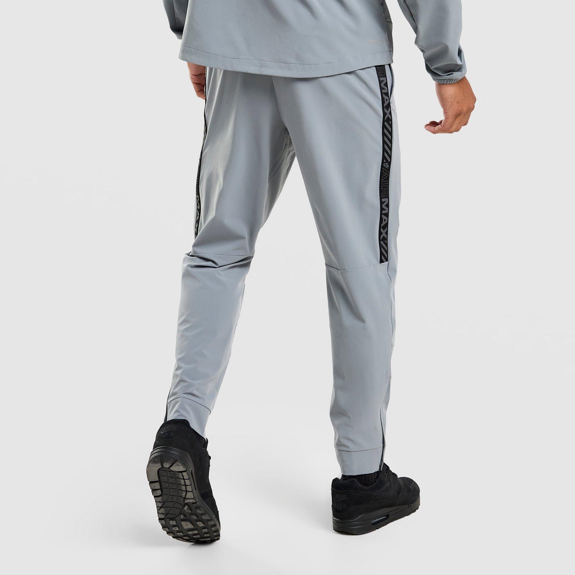 Мъжки панталон Nike Air Max Woven Trousers - IF0385-065 отзад