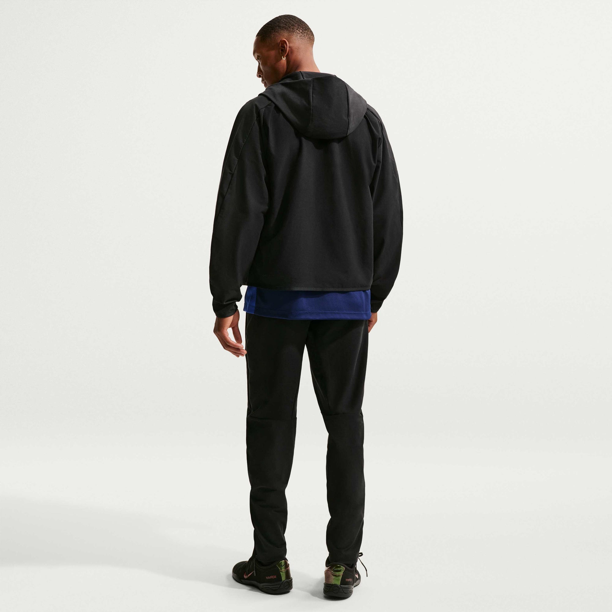 Мъжки панталон Nike Tech Dri-FIT Shori Knit Pants IF1404-010 модел отзад