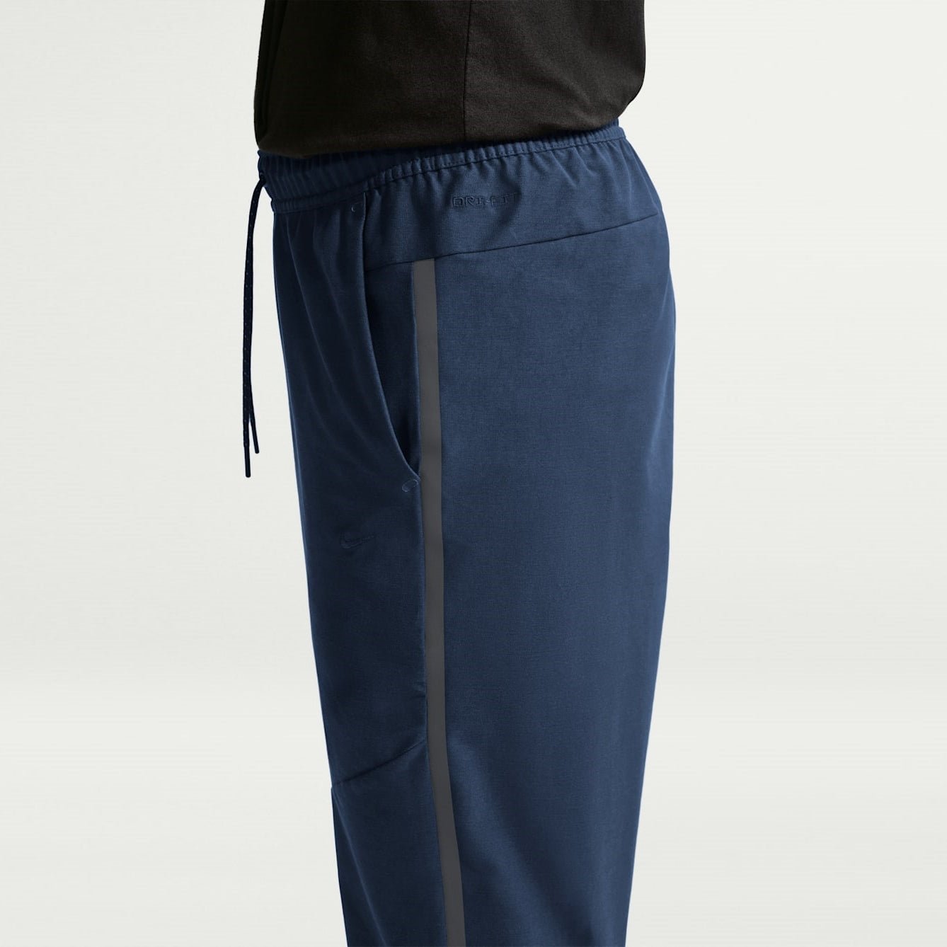 Мъжки панталон Nike Tech Dri-FIT Shori Knit Pants IF1404 отстрани