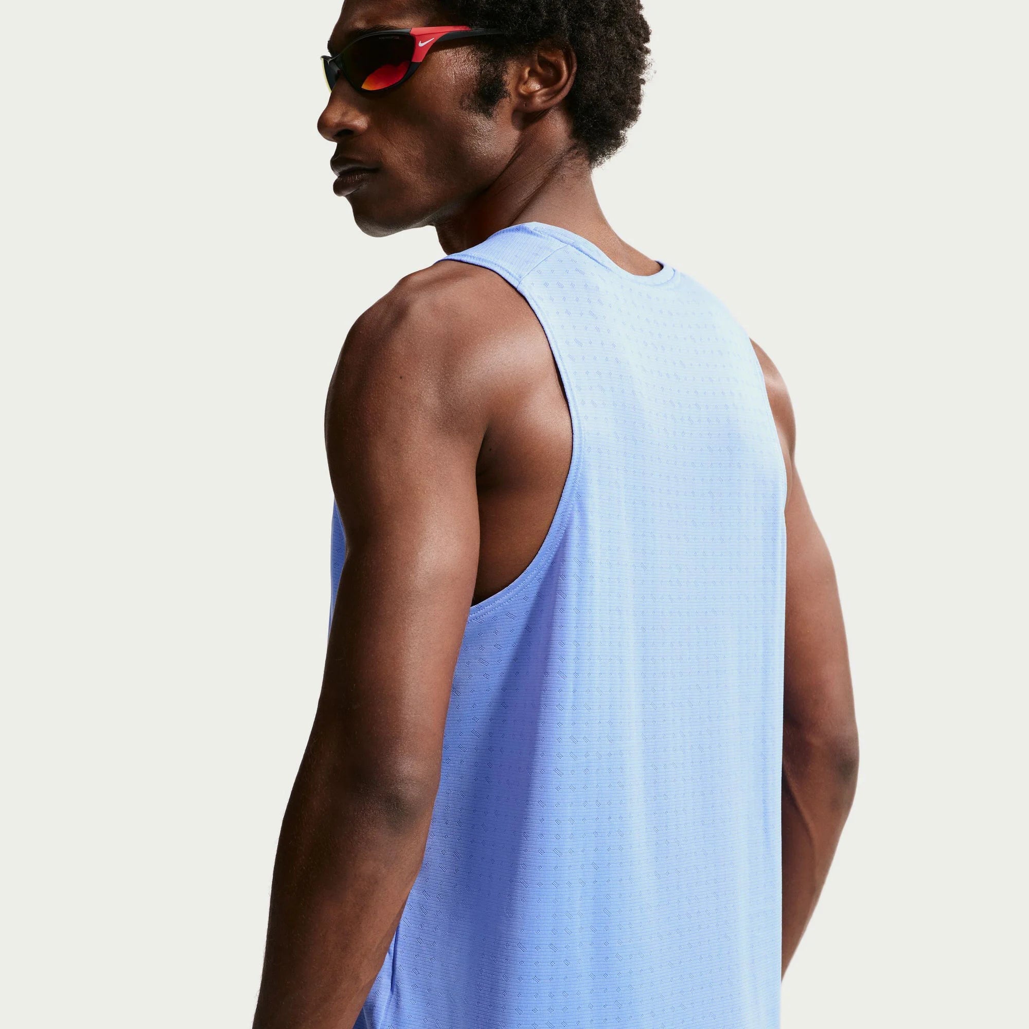 Мъжки потник Nike Miler Breathe Dri-FIT Running Tank Top - HJ4183-494 отстрани