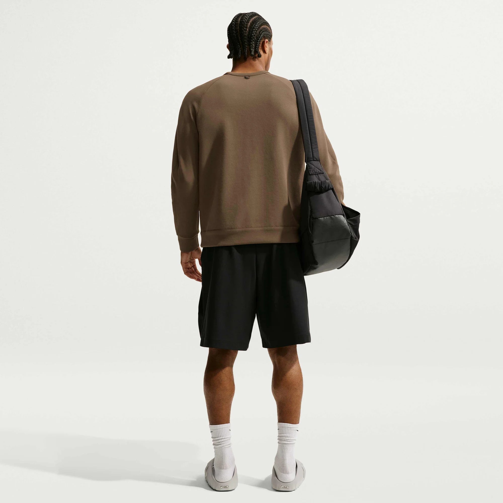Мъжки суитшърт Nike 24.7 ImpossiblySoft Dri-FIT Crew Sweatshirt - HQ6964-212 модел отзад