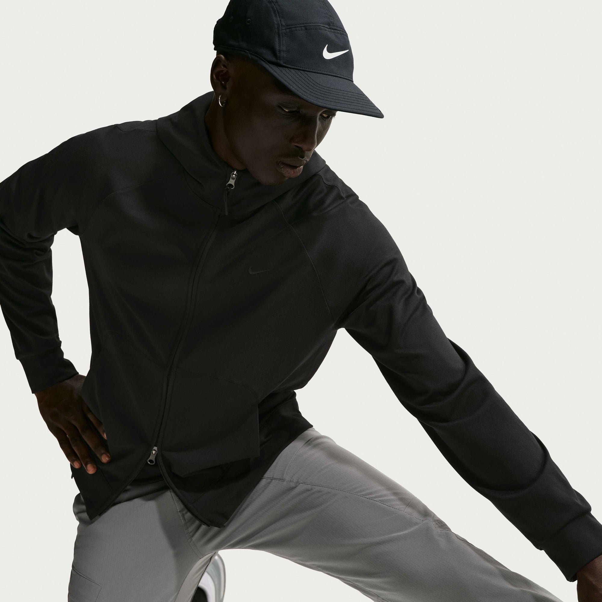 Мъжко худи Nike Primary NanoKnit Dri-FIT Full-Zip II1308-010 отпред