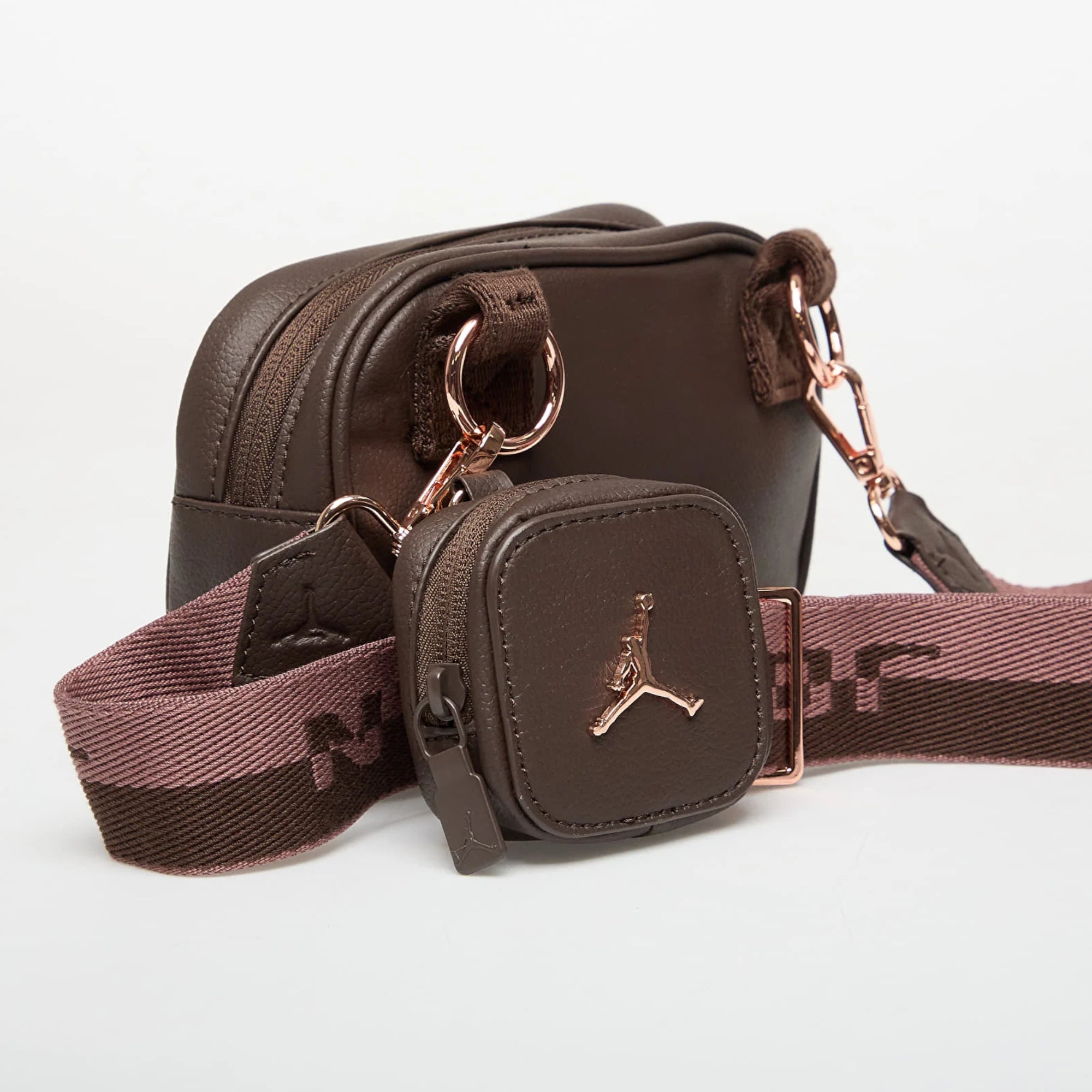 Унисекс чанта Jordan Monarch Camera Bag (1L) - WA9164-X25 детайл отзад