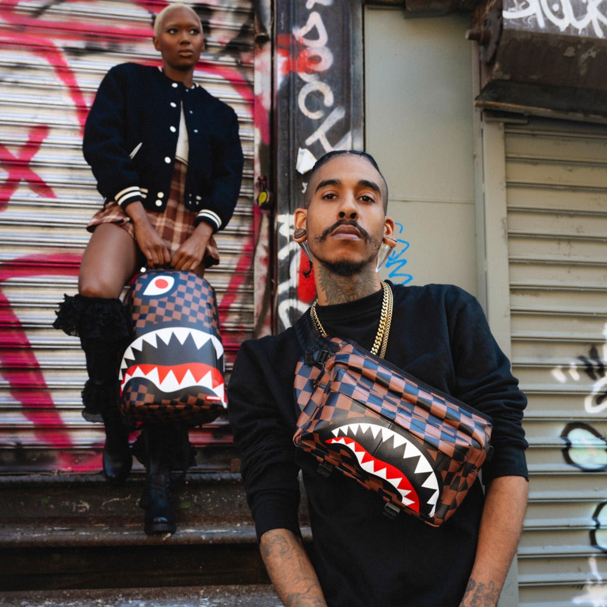 Унисекс чанта Sprayground The Hangover Shark Cargo Crossbody - Airhouse