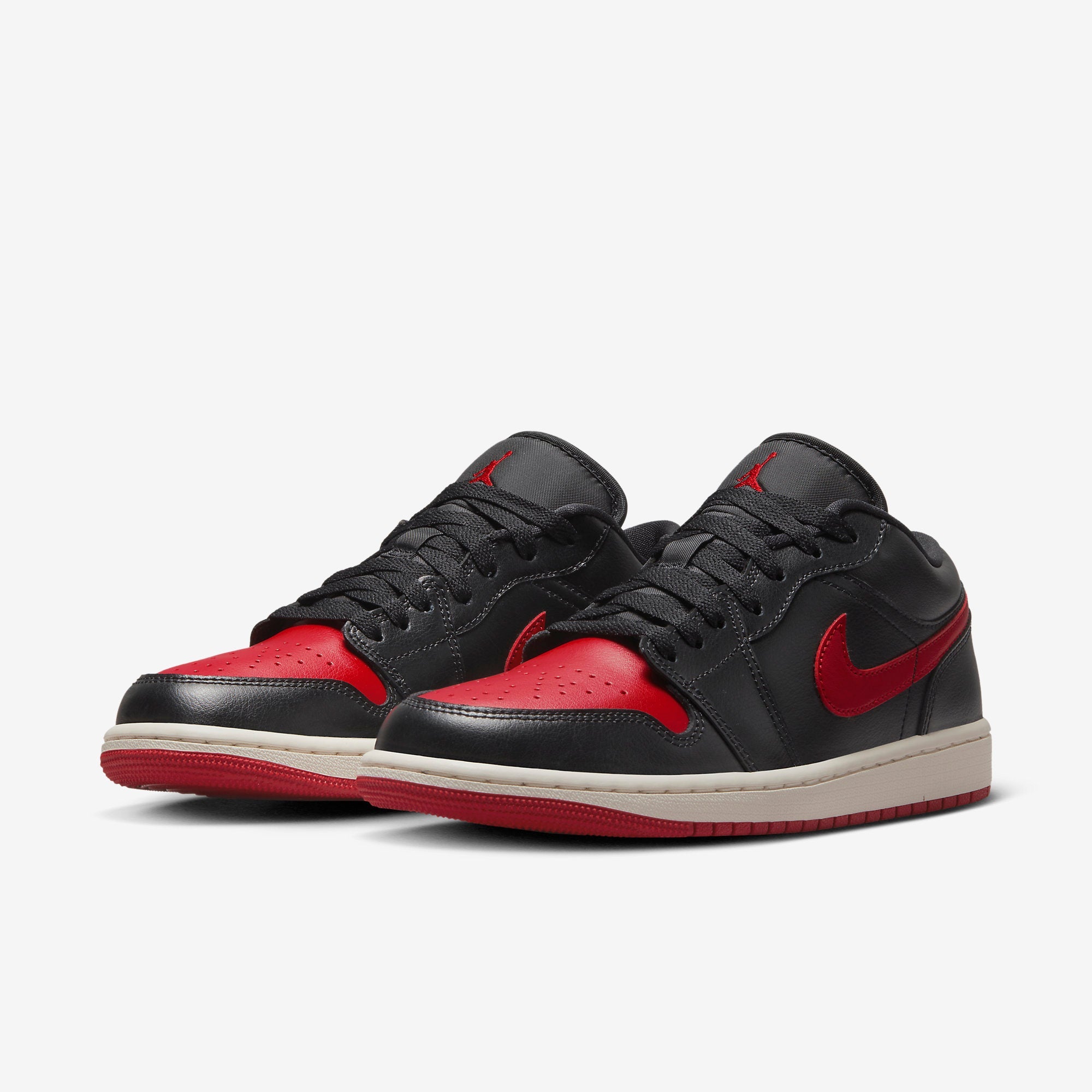 Унисекс кецове Air Jordan 1 Low - DC0774-061 отпред