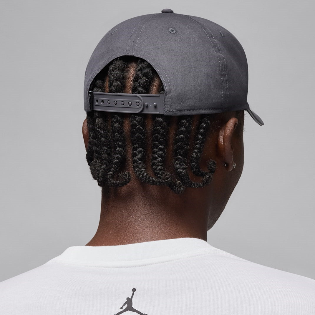 Унисекс шапка Jordan Paris Saint-Germain Rise Structured Hat - IO4452-014 модел отзад