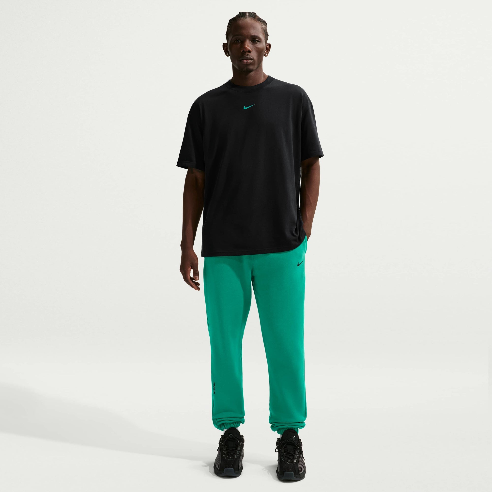 Унисекс тениска Nike x NOCTA T-Shirt - IB5673-011 мъж модел отпред