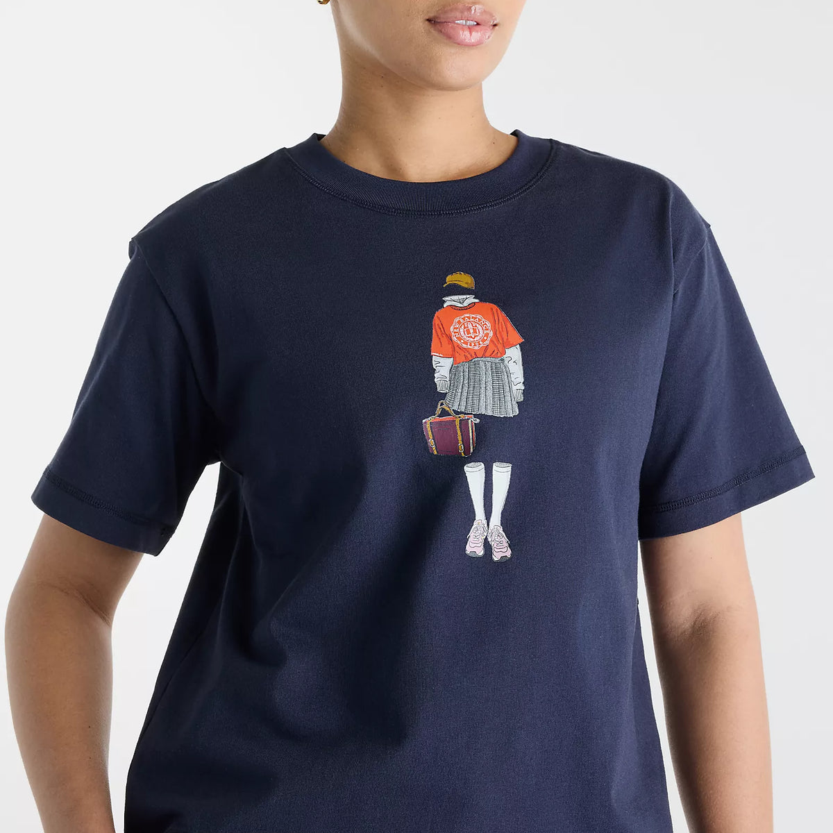 Дамска тениска New Balance Varsity Scholar Relaxed Hip T-Shirt - WT62K2W4DNT отпред