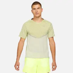 Dri-FIT ADV Run Division Techknit T-Shirt